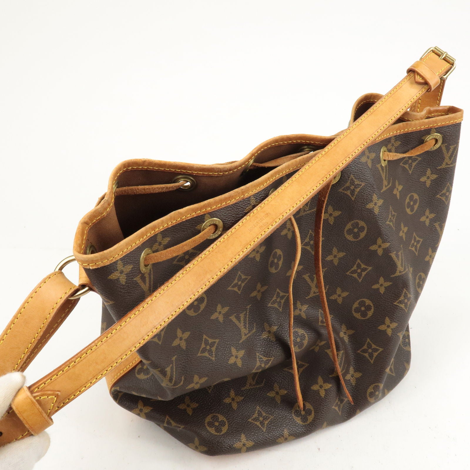 Louis Vuitton Drawstring Shoulder Bag M42226 Petit Noe Brown Monogram