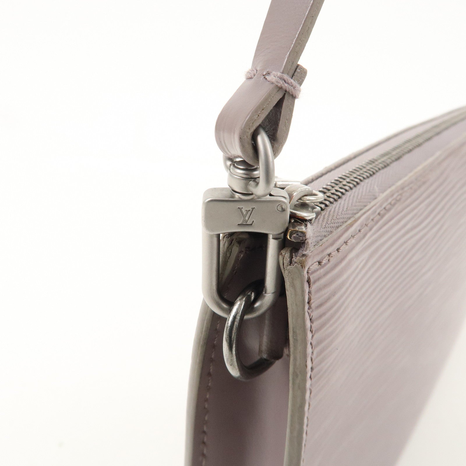 Louis-Vuitton-Epi-Pochette-Accessoires-Pouch-Lilac-M5294B – dct