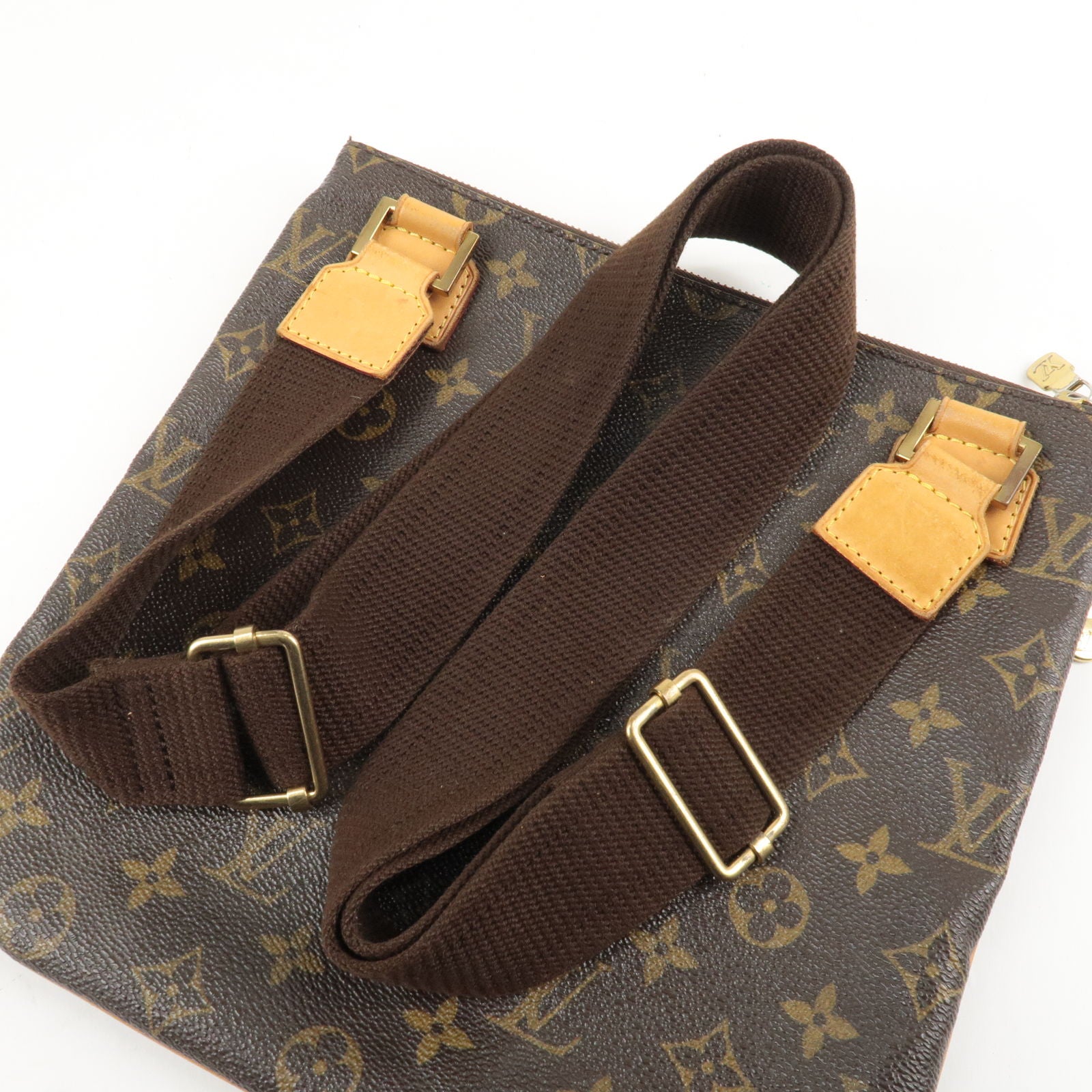 Louis Vuitton (LV Monogram Pochette Bosphore Shoulder Bag M40044)