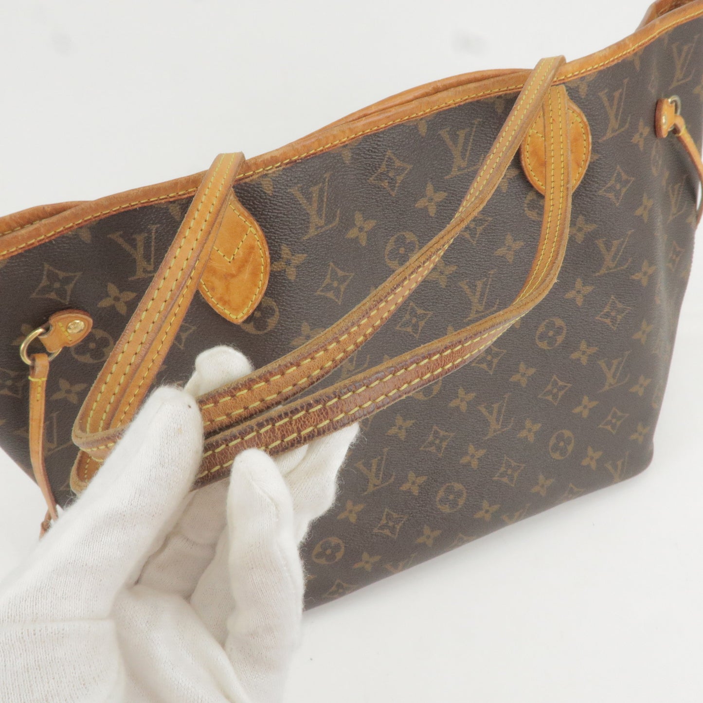 Louis Vuitton Monogram Neverfull MM Tote Bag M40156