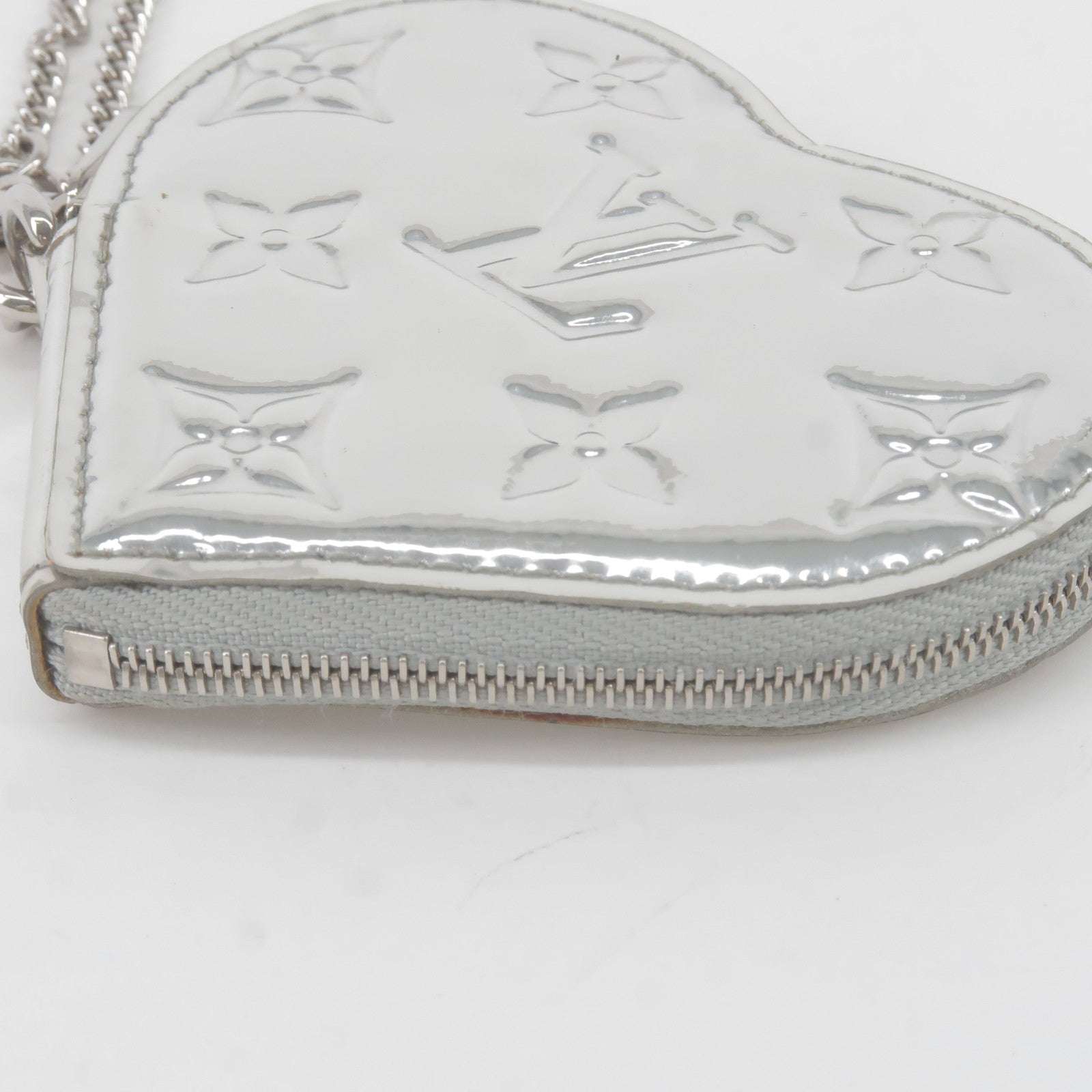 Louis Vuitton Porte Monnaies Cruer Gold Monogram Miroir Heart Shaped Coin  Case at 1stDibs  heart shape louis vuitton purse, heart shaped coin purse,  heart shaped louis vuitton purse
