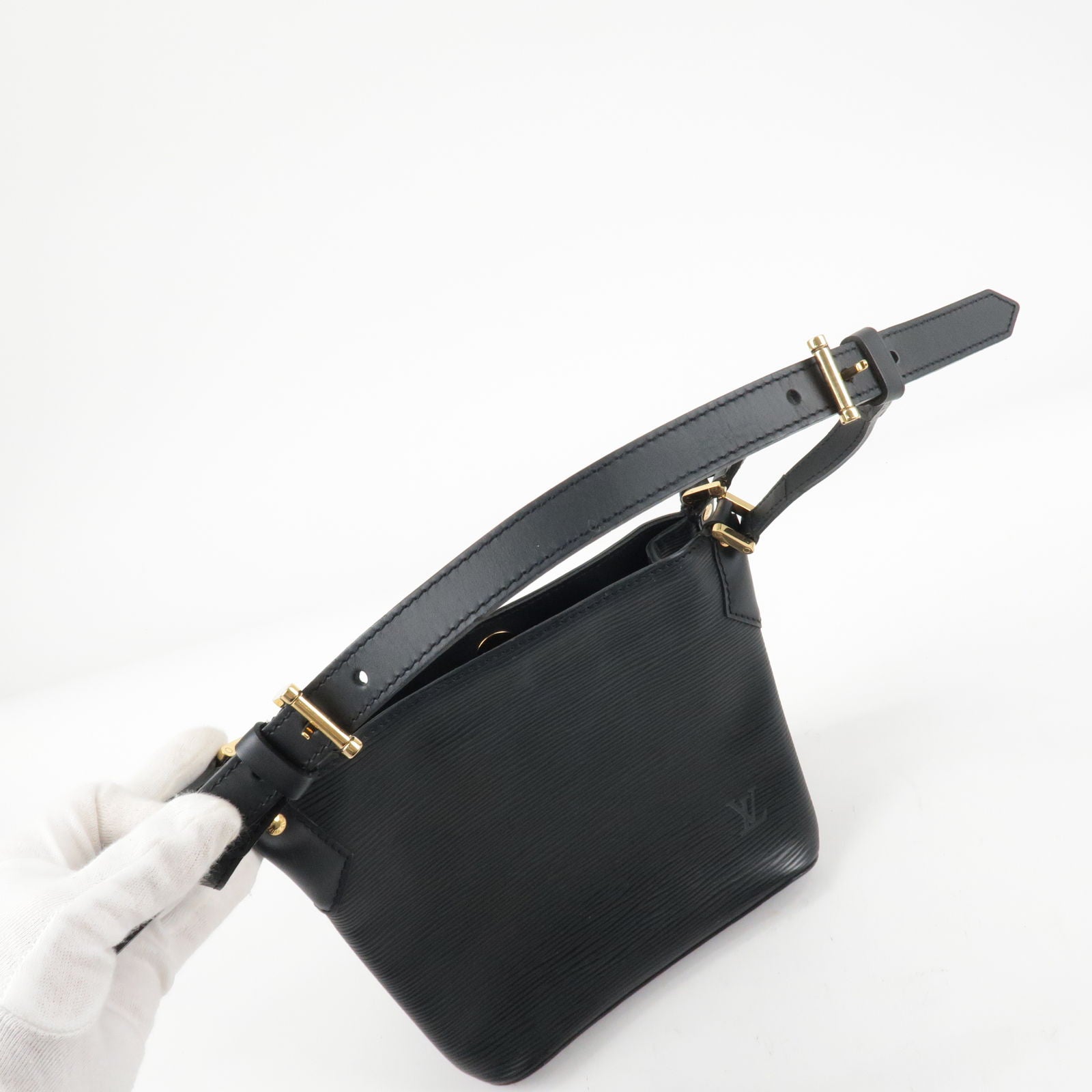 Louis-Vuitton-Epi-Mandala-PM-Shoulder-Bag-Noir-Black-M58932 – dct
