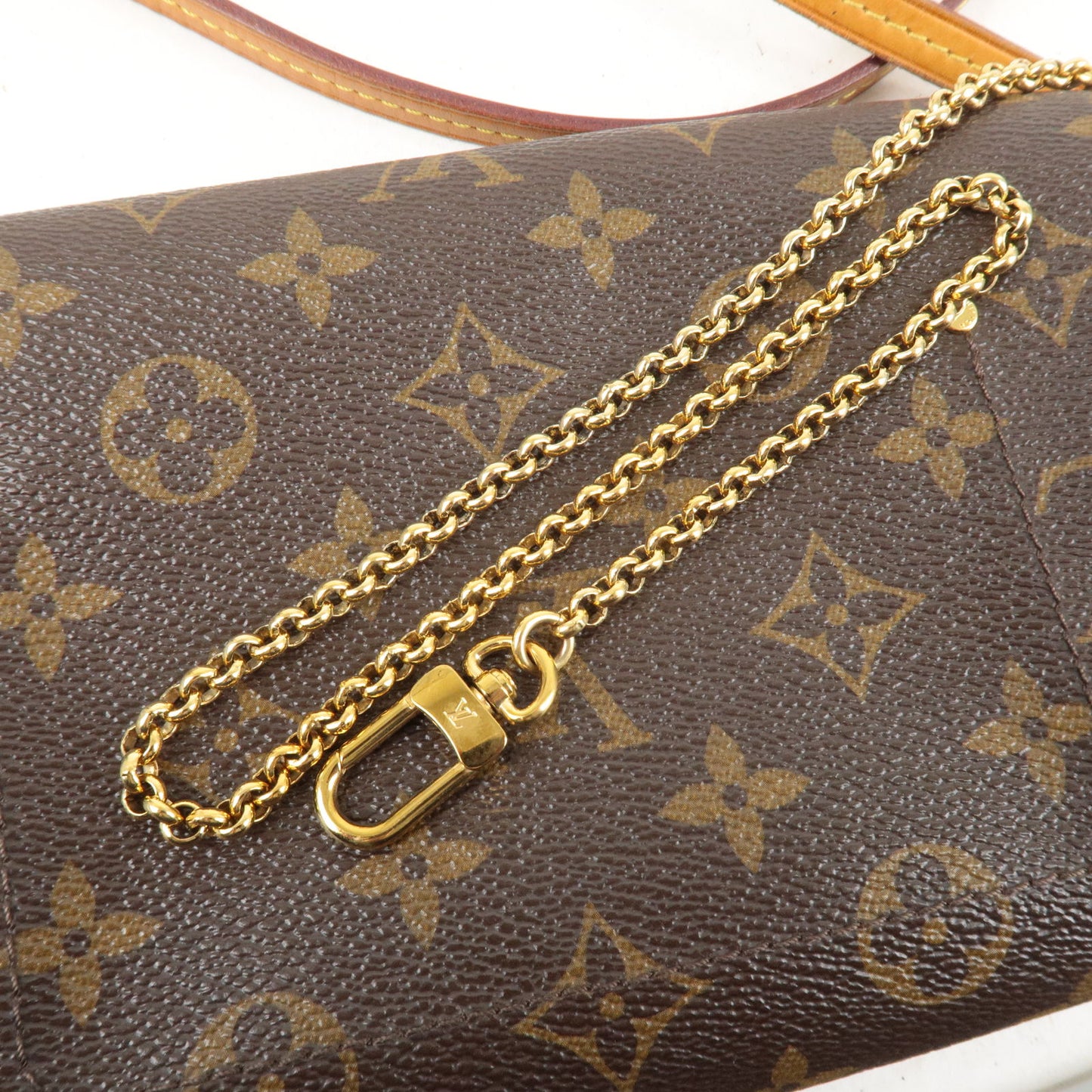 Authentic Louis Vuitton Favorite PM Monogram Canvas Cluth Bag Handbag  Article: M40717 Made in France, Accessorising - Brand Name / Designer  Handbags For Carry …