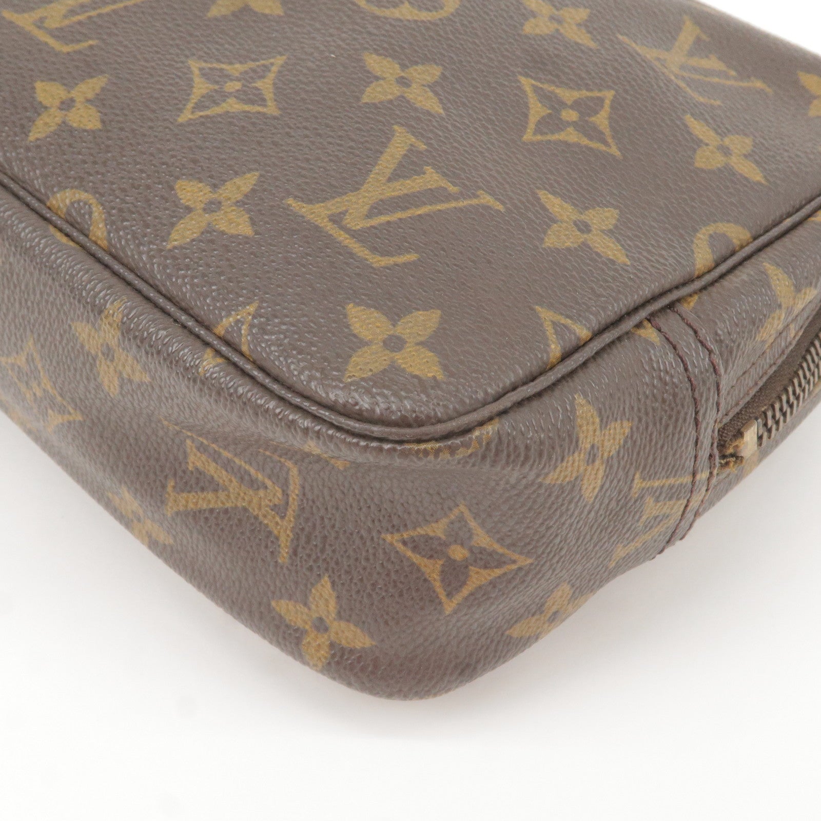 Louis Vuitton, Bags, Authentic Louis Vuitton Trousse 23 Clutch Crossbody  Bag With Chain