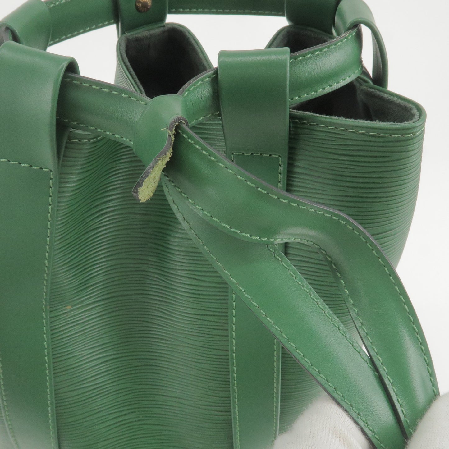 Louis-Vuitton-Epi-Randonnee-GM-Laundry-Bag-Borneo-Green-M52354