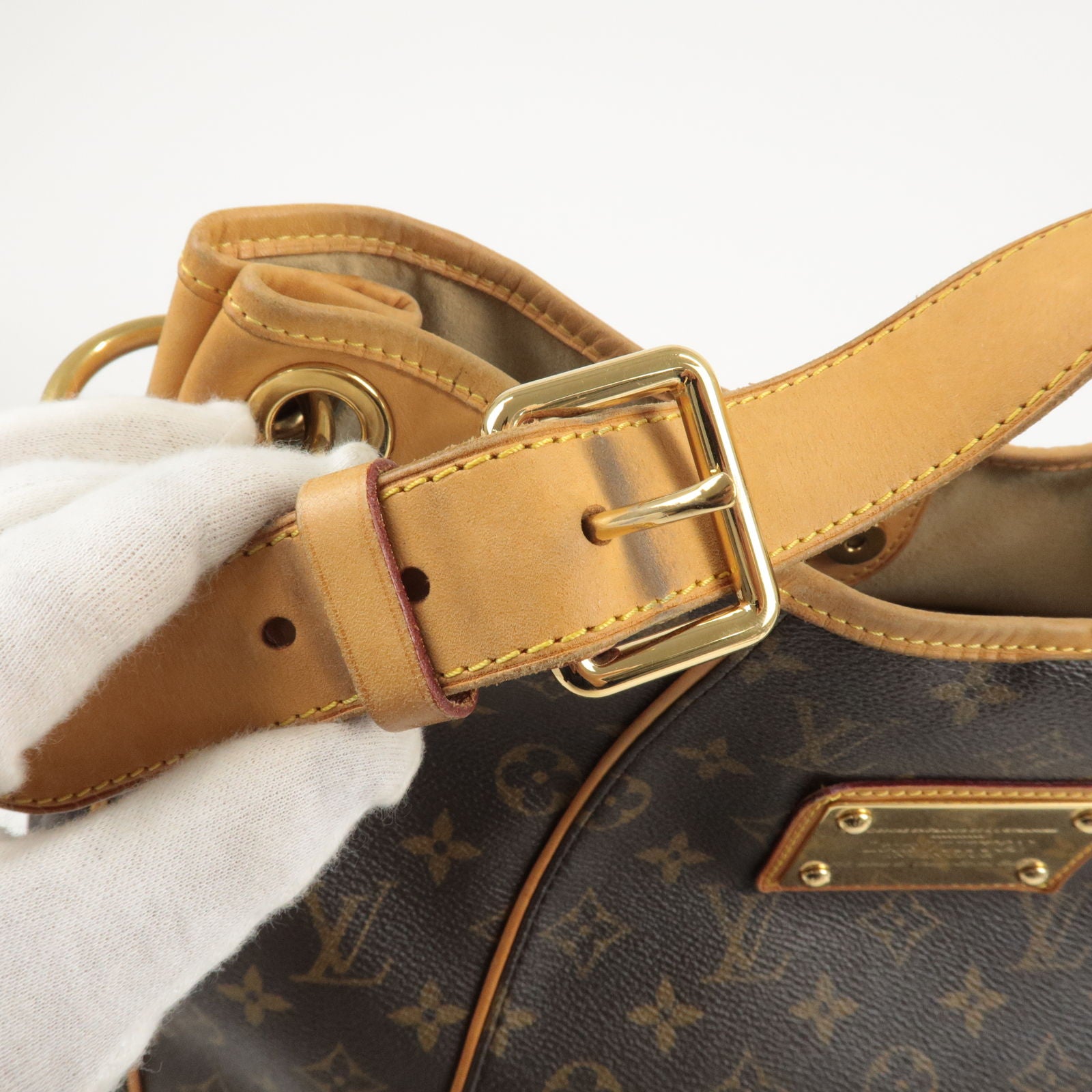 Pre-owned Louis Vuitton Leather Belt In Beige