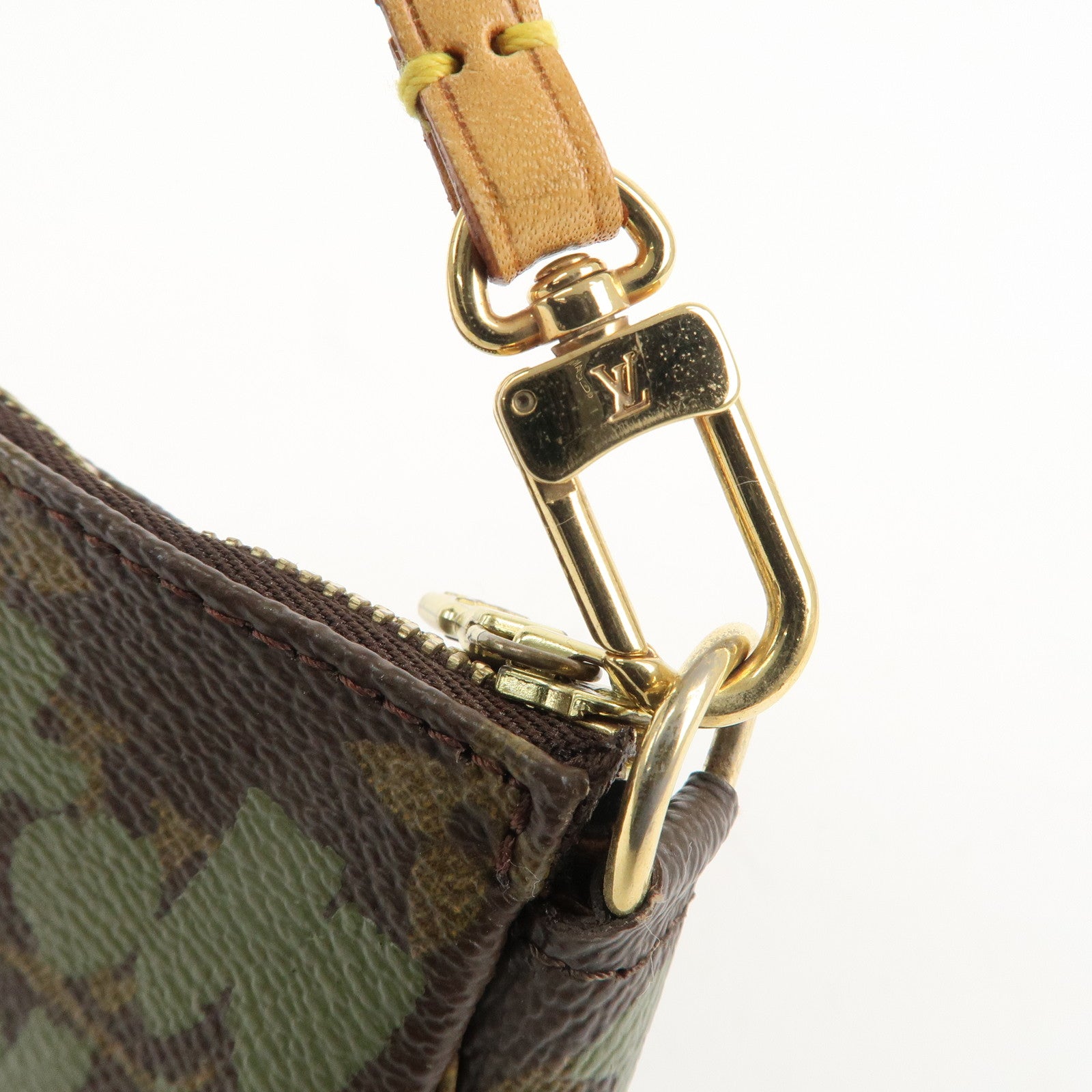 Louis Vuitton Monogram Graffiti Pochette Accessoires M92191