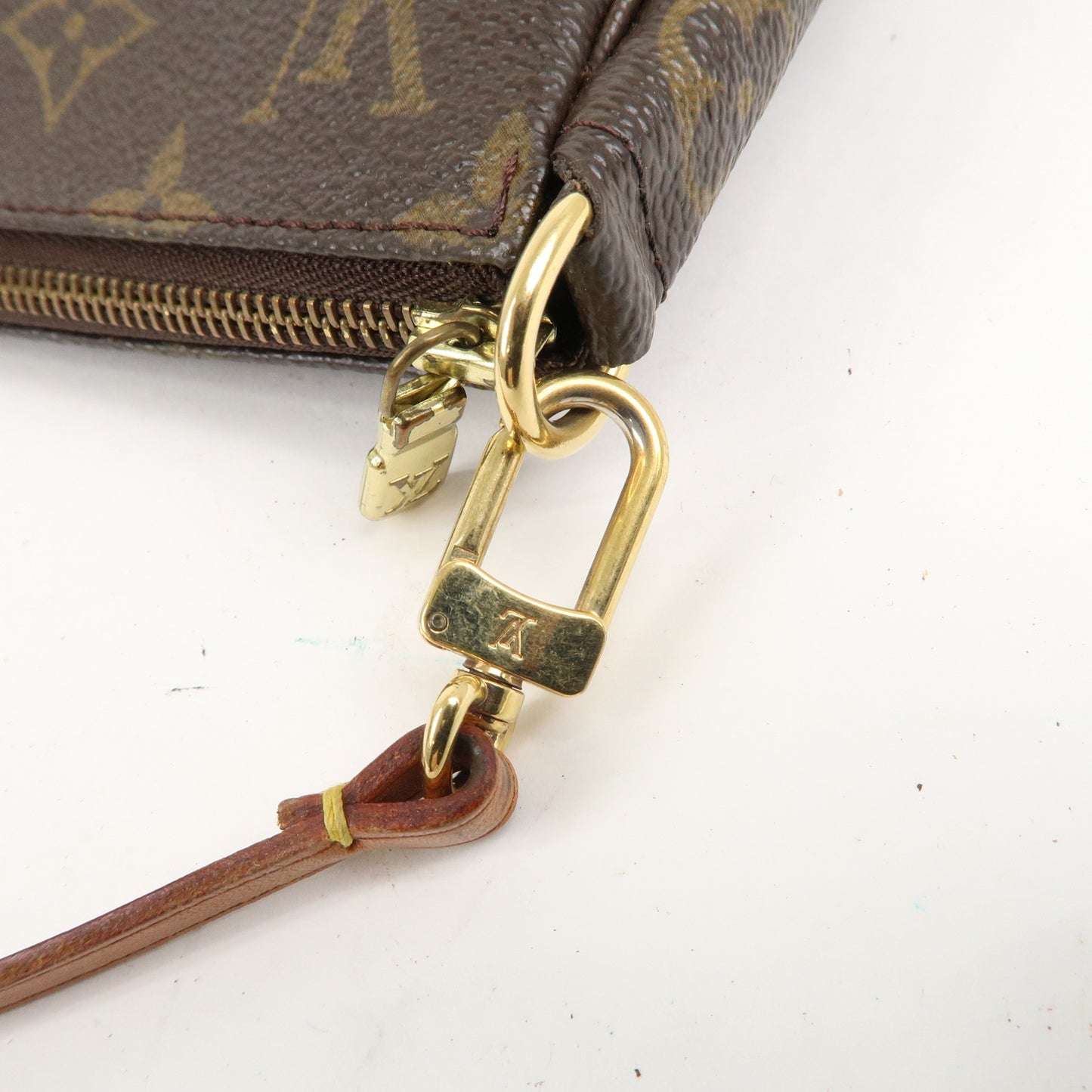 Louis Vuitton Monogram Pochette Accessoires Pouch M51980