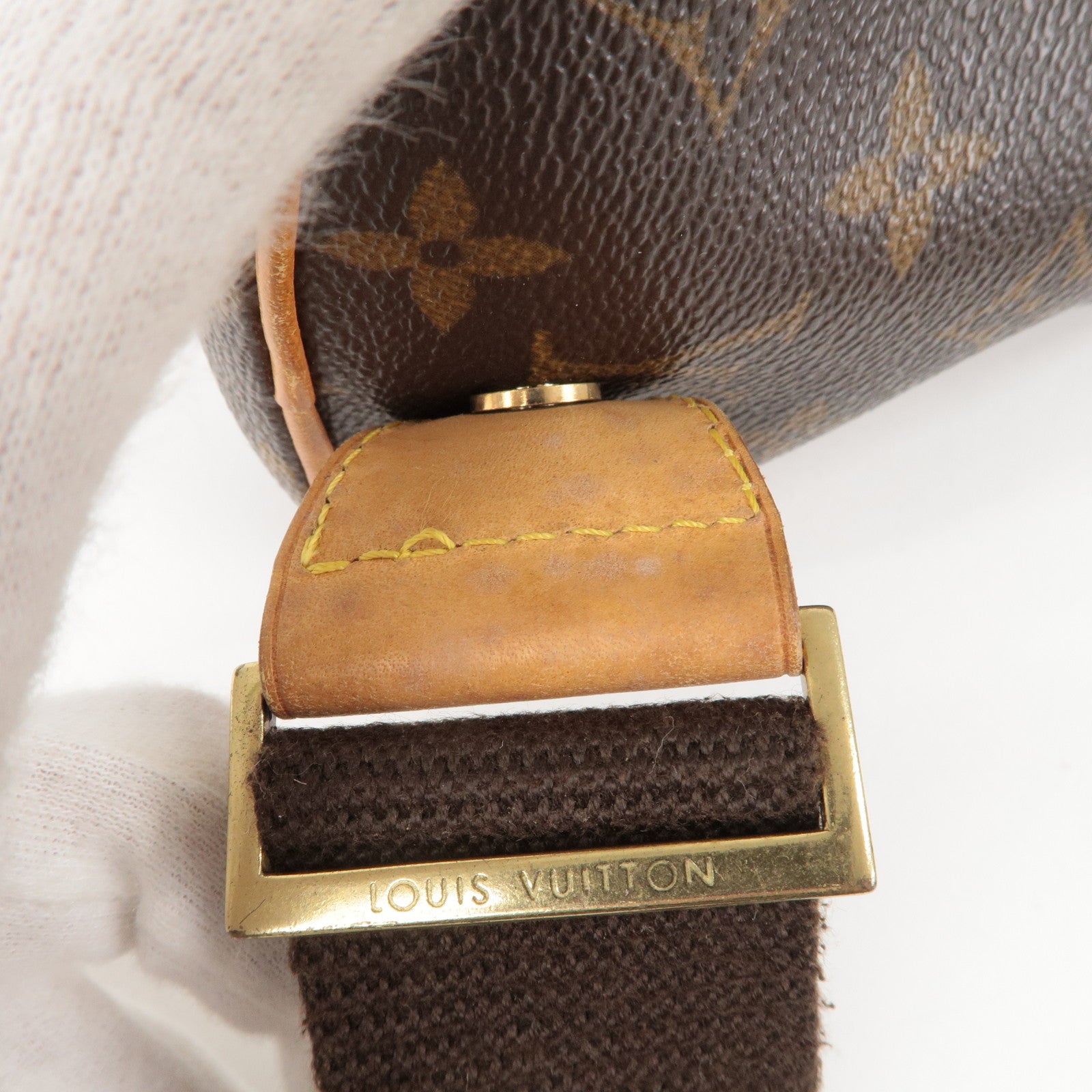 Authentic Louis Vuitton Pochette Gange Monogram Canvas Body Bag Crossbody  M51870