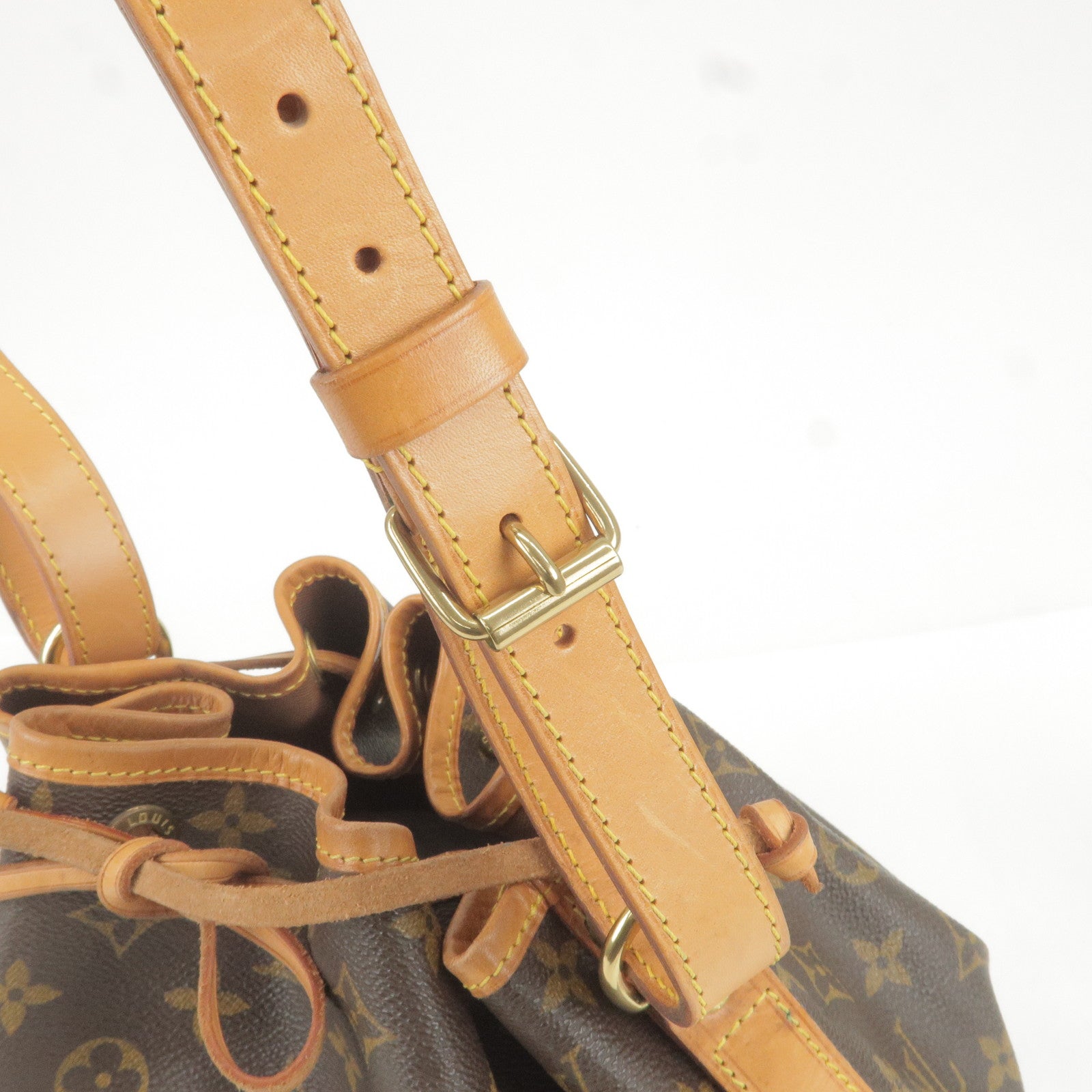 On Loafers in Black Leather - Petit - Bag - Monogram - Vuitton - M42226 – Louis  Vuitton Saint Germain Slip - Shoulder - Noe - Louis Vuitton Nano BB - Louis