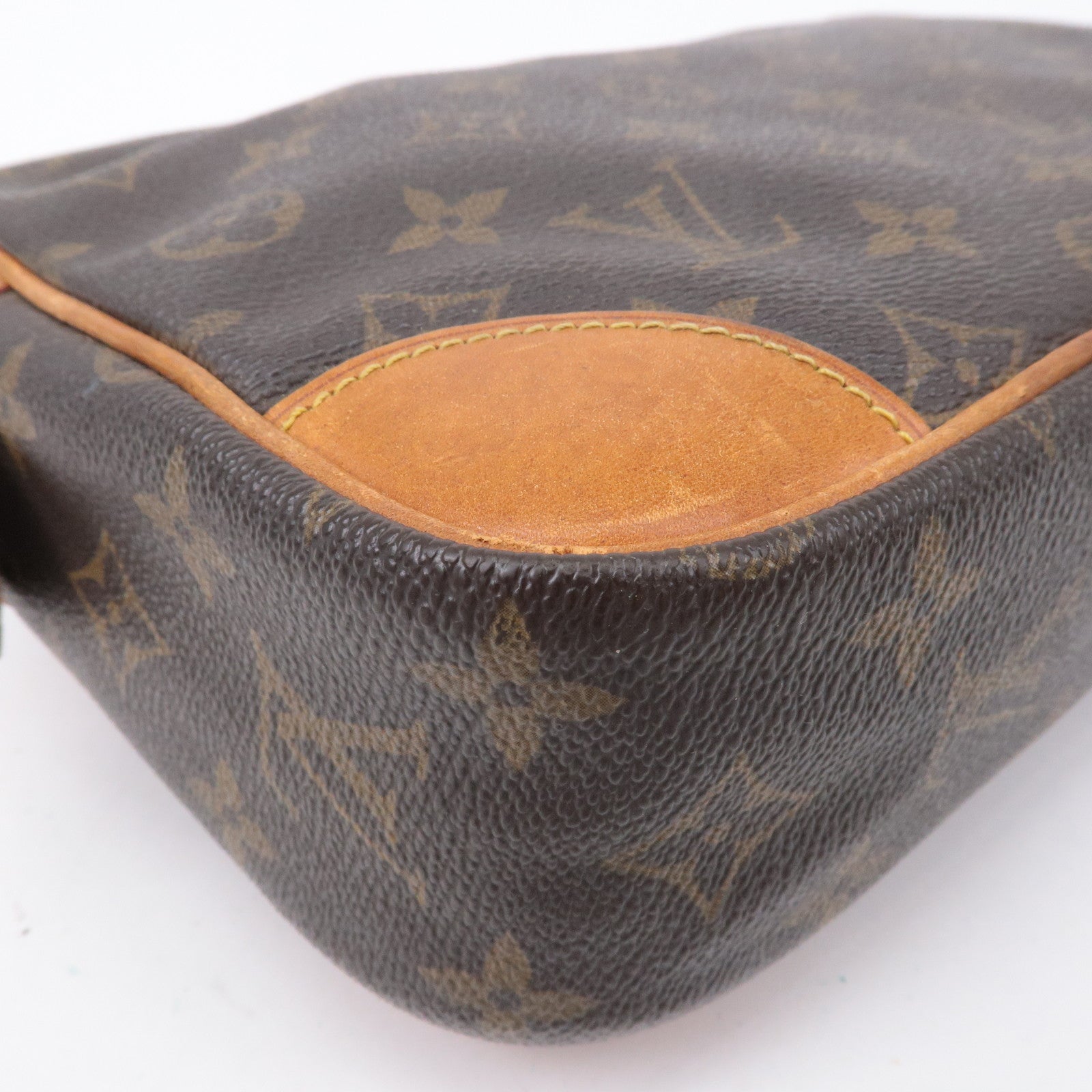 Authentic Louis Vuitton Monogram Compiegne 28 Clutch Hand Bag