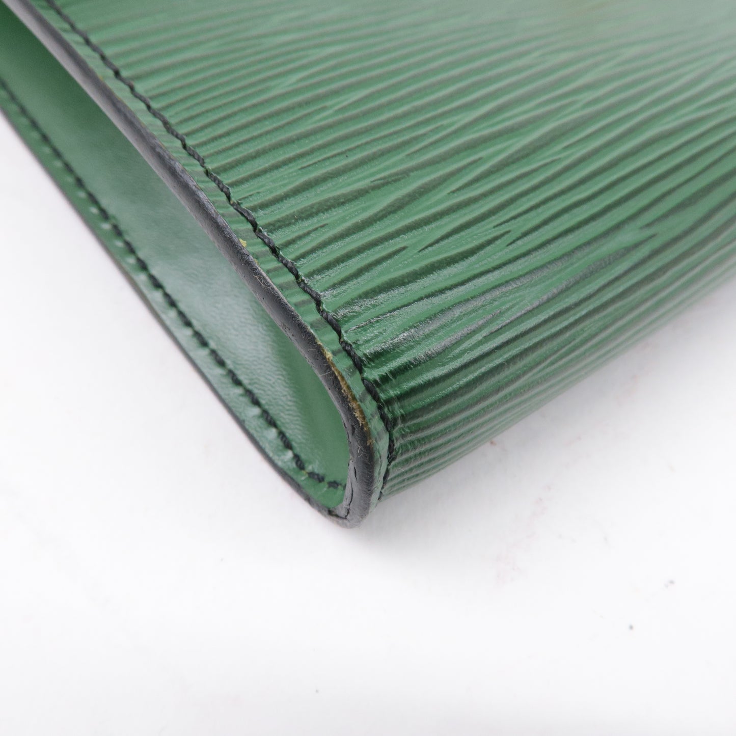 Louis Vuitton Epi Pochette Arche Shoulder Bag Borneo Green M52574