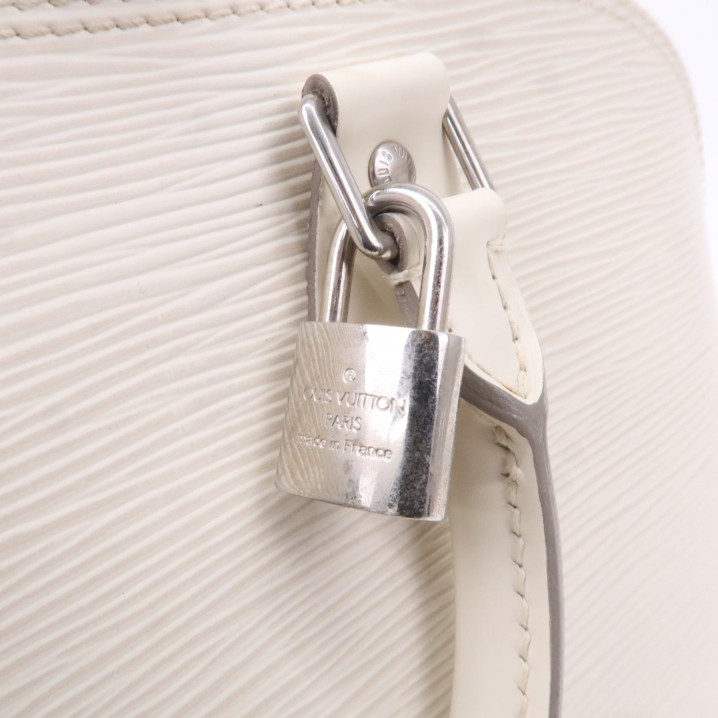 Louis Vuitton Epi Alma Hand Bag White Ivoire M5280J