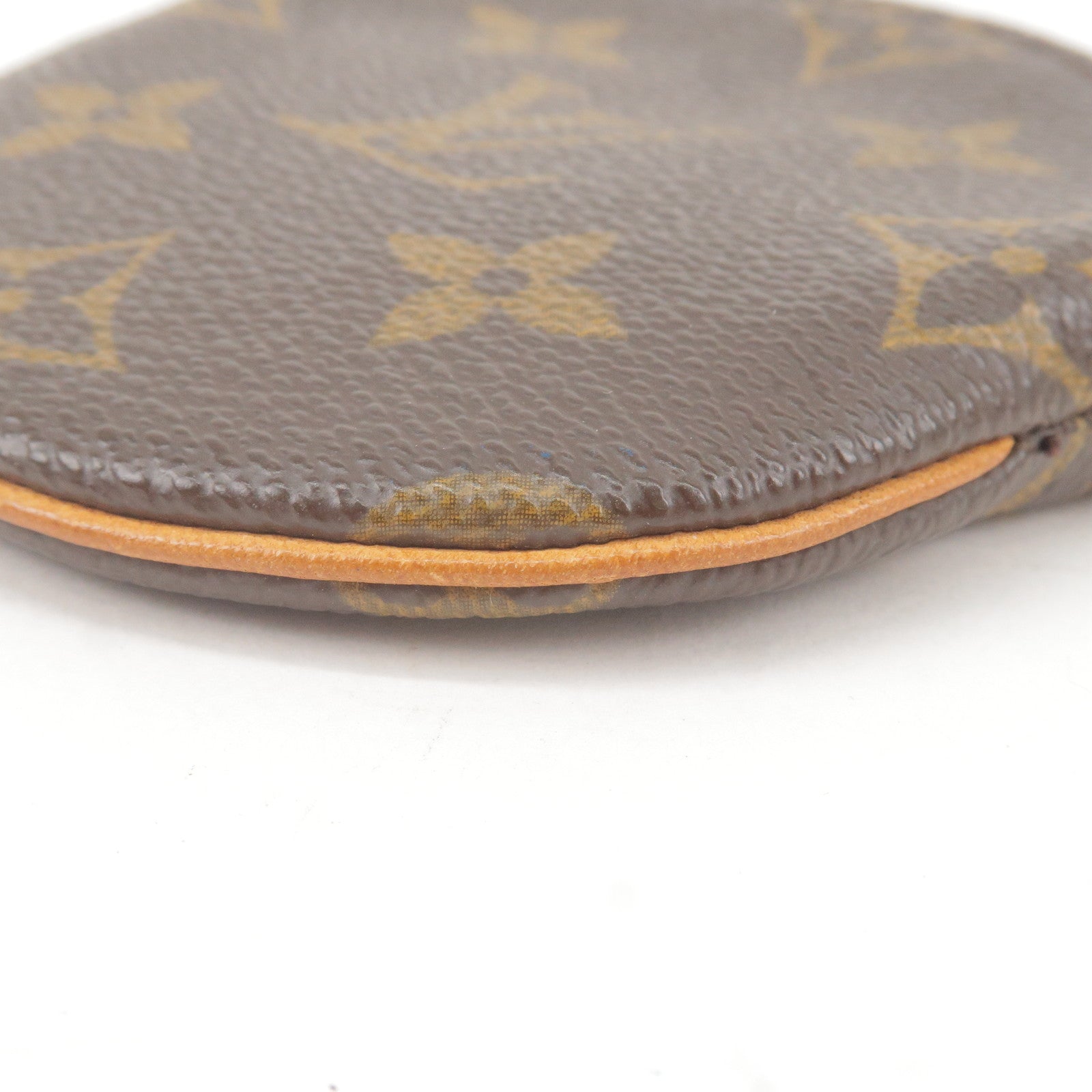 Louis Vuitton, Bags, Authentic Vintage Louis Vuitton Monogram Leather Half  Circle Coin Pouch Case
