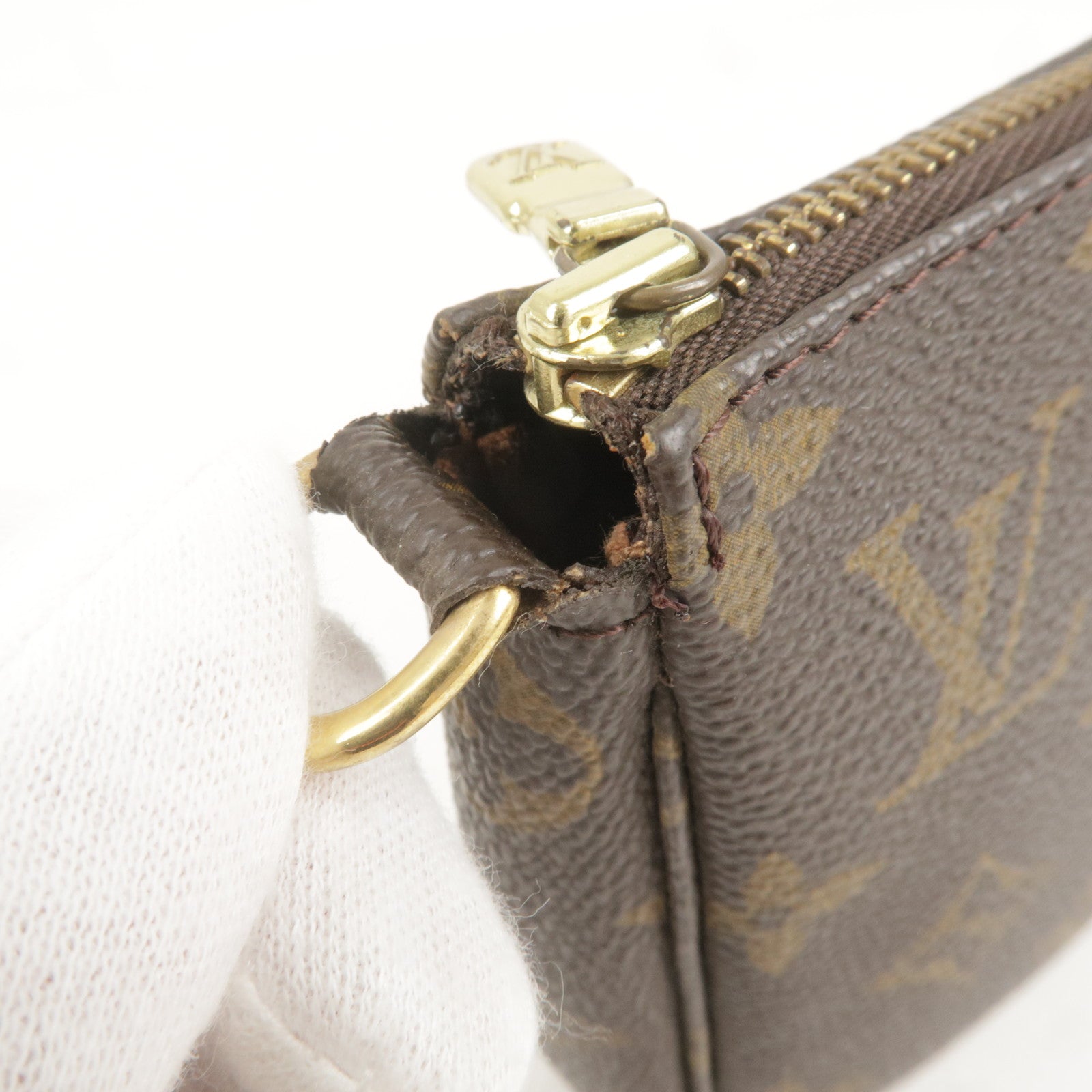 LOUIS VUITTON Pochette Accessoires M51980 Monogram Handbag