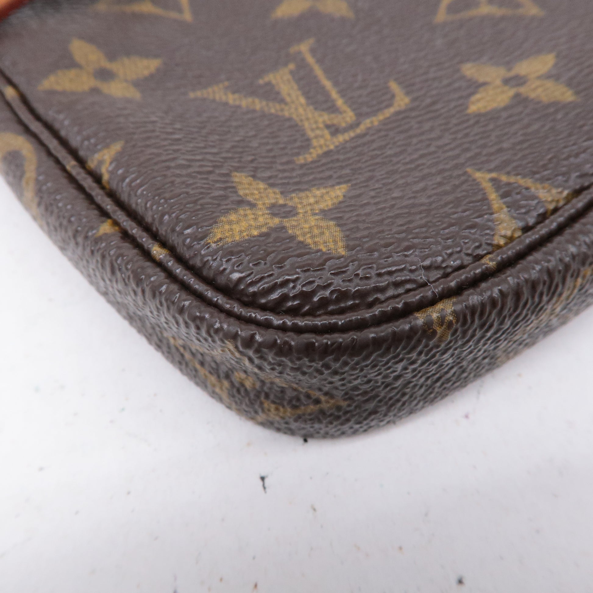New Louis Vuitton Classic Monogram Canvas Mini Pochette Clutch Bag