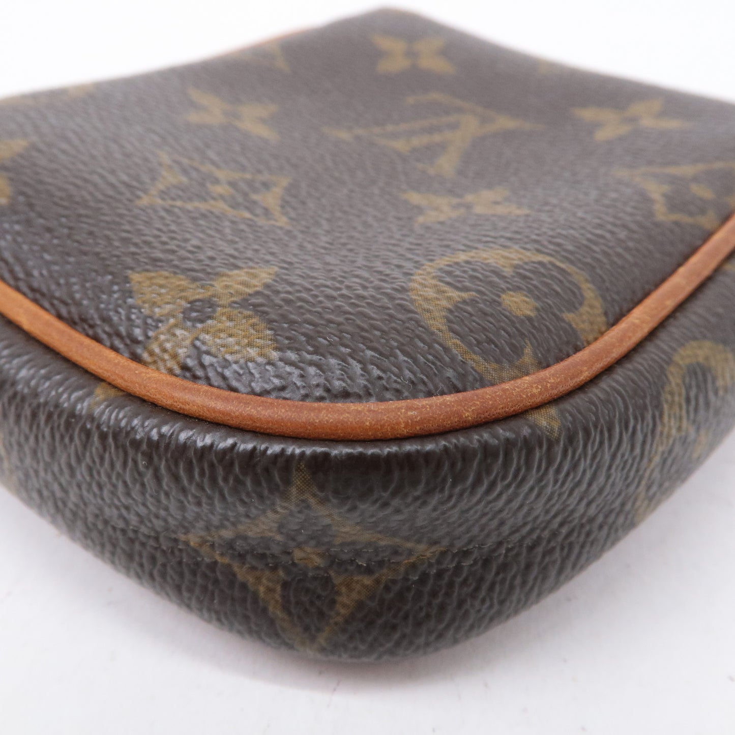 Louis-Vuitton-Monogram-Pochette-Cancun-Shoulder-Bag-M60018 – dct