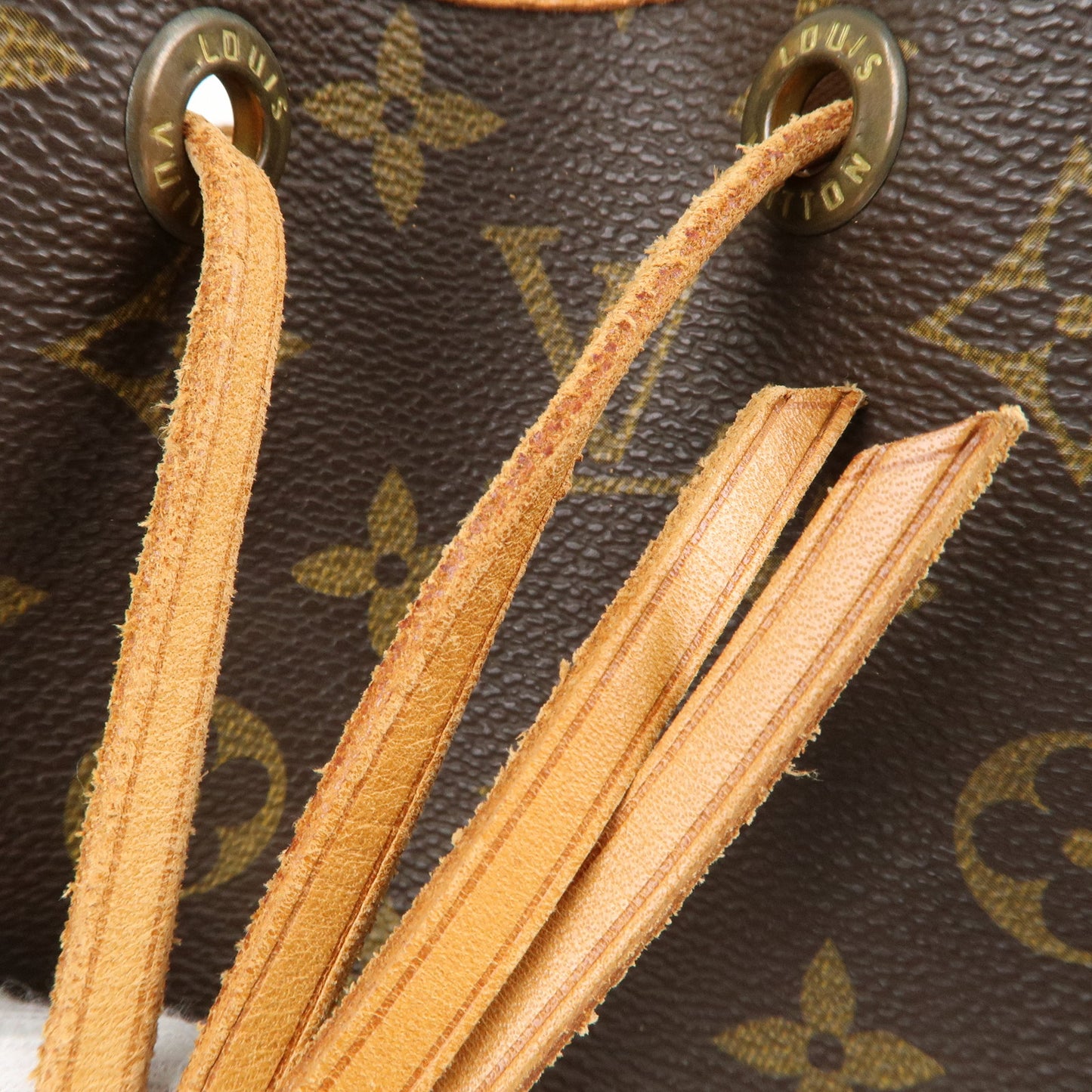 Used Louis Vuitton Petit Noe M42226/Drawstring/Shoulder  Bag/Leather/Pvc/Brown B