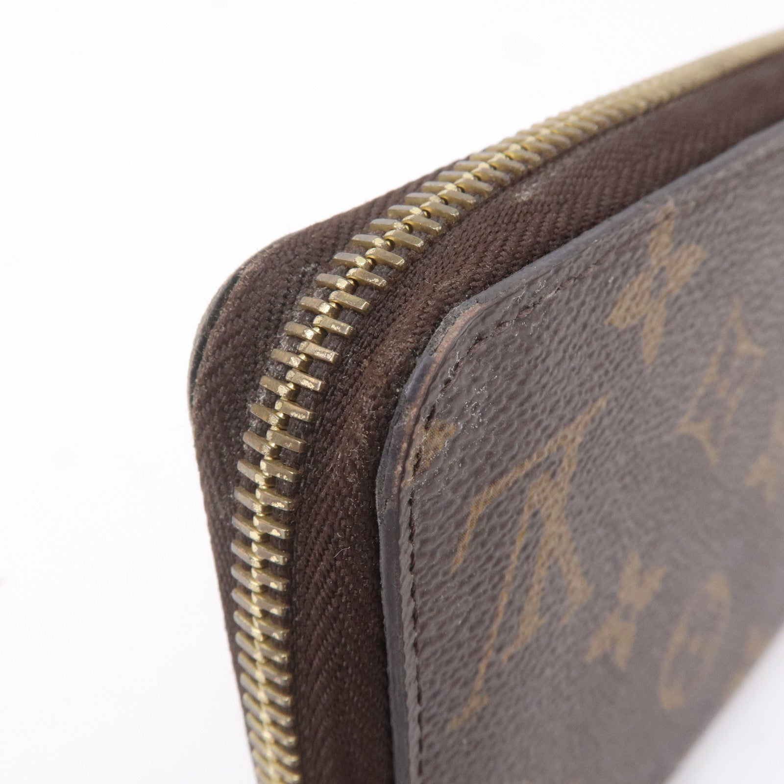 Louis-Vuitton-Monogram-Zippy-Wallet-Round-Long-Wallet-M42616