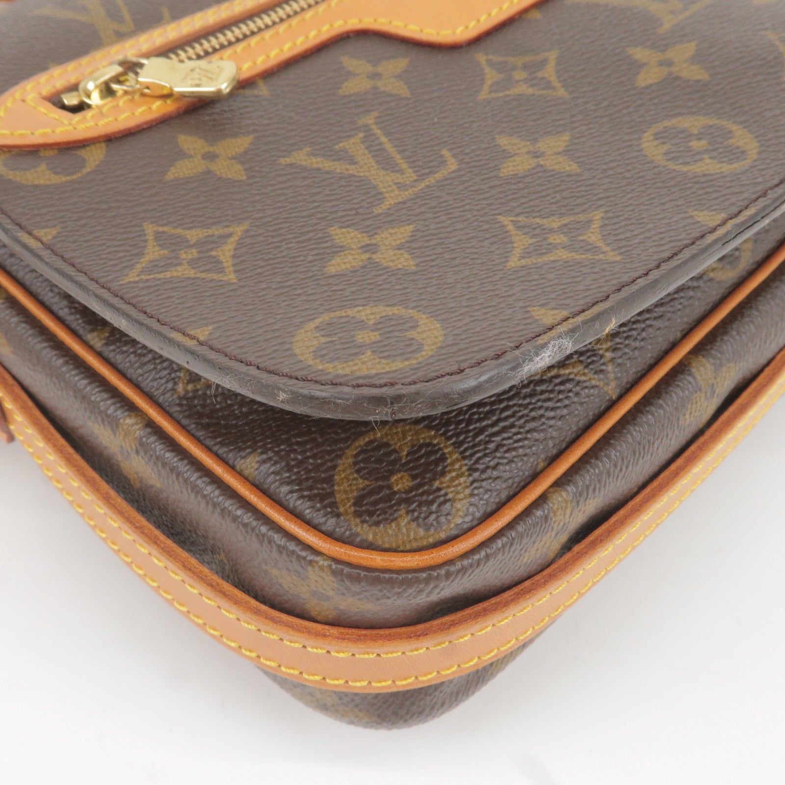Louis Vuitton, Bags, Auth Louis Vuitton Monogram Saintgermain M521 Womens  Shoulder Bag