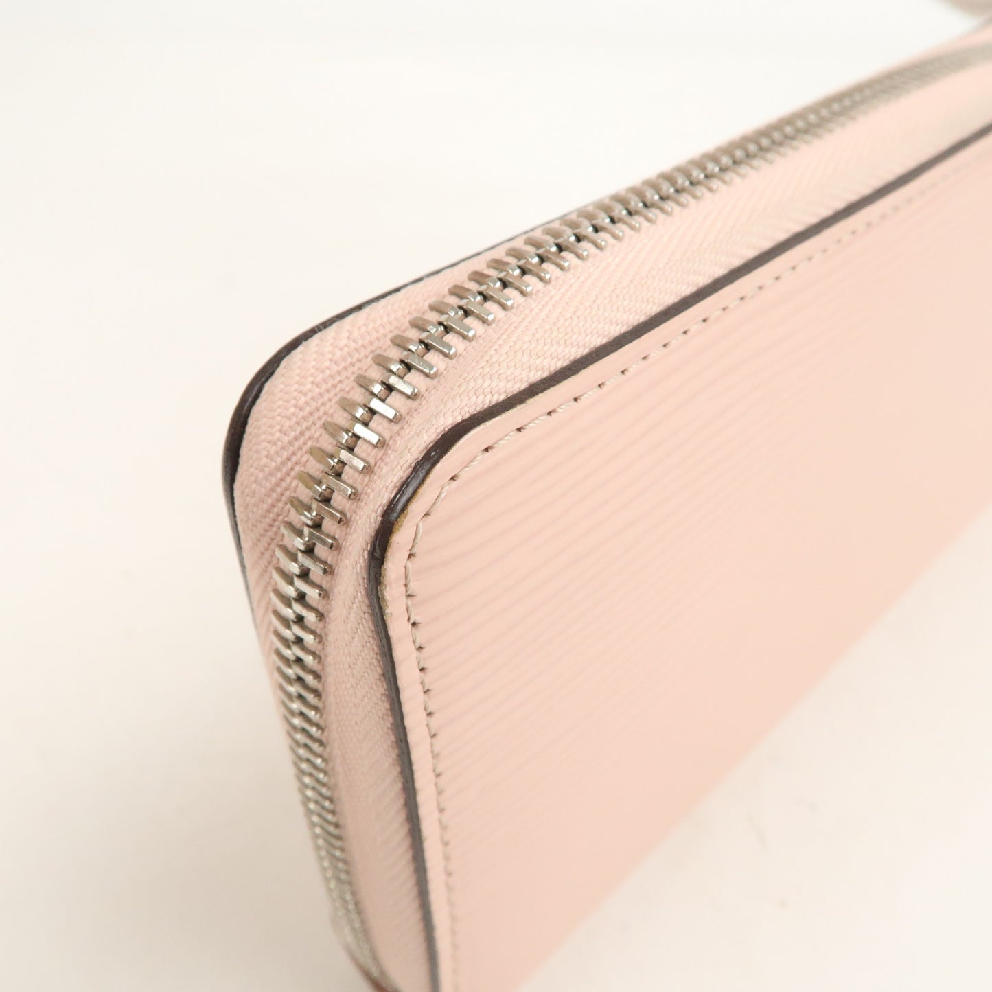 Louis Vuitton  Epi Rose Ballerine Zippy Wallet – Moniquey's Closet