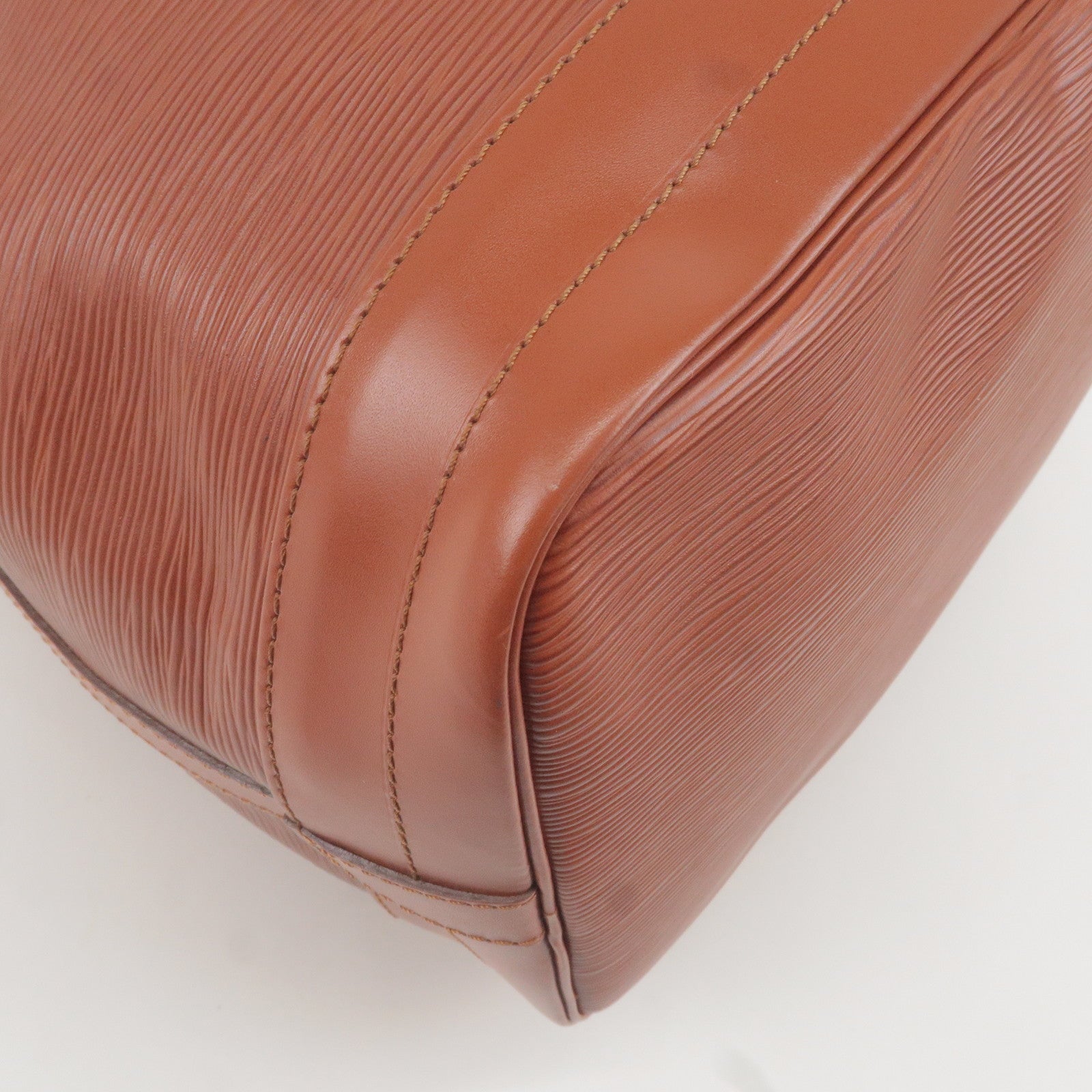 Noé cloth handbag Louis Vuitton Brown in Cloth - 32522409