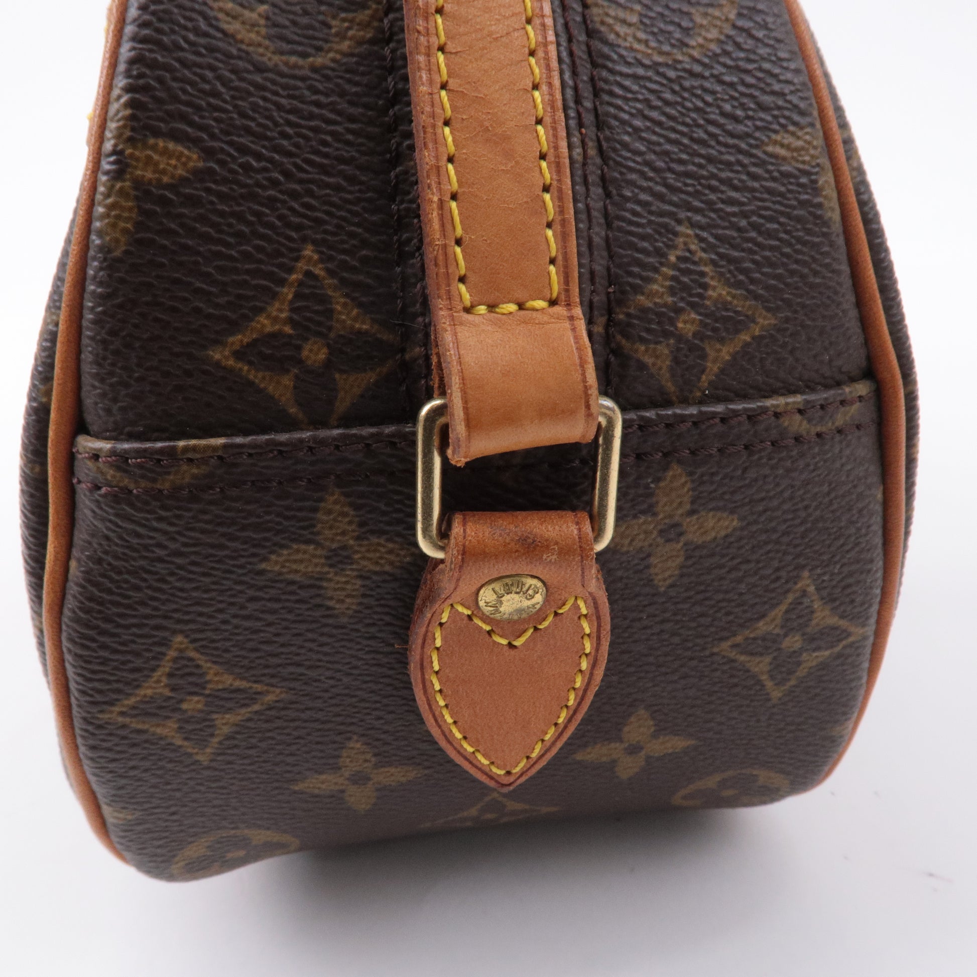 Louis-Vuitton-Monogram-Blois-Cross-Body-Bag-M51221