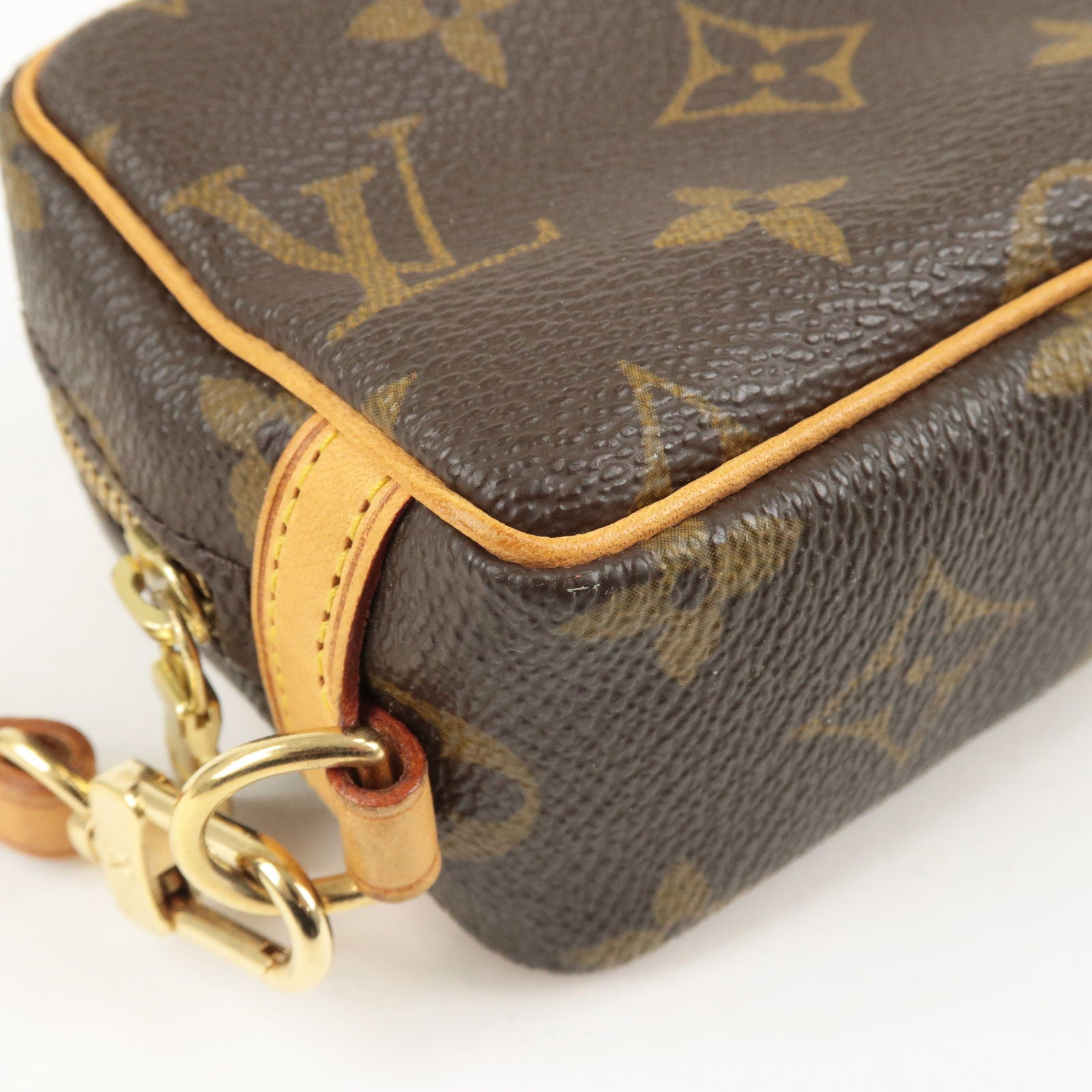 Shop Louis Vuitton Monogram 2WAY Logo Camera Box Shoulder Bags in