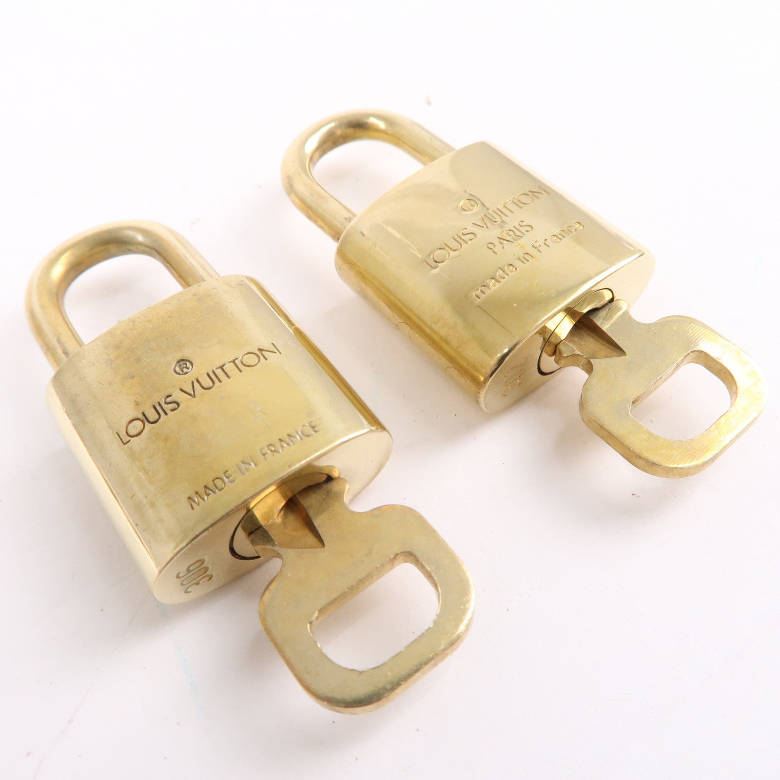 Louis-Vuitton-Set-of-10-Lock-&-Key-Cadena-Key-Lock-Gold – dct-ep_vintage  luxury Store