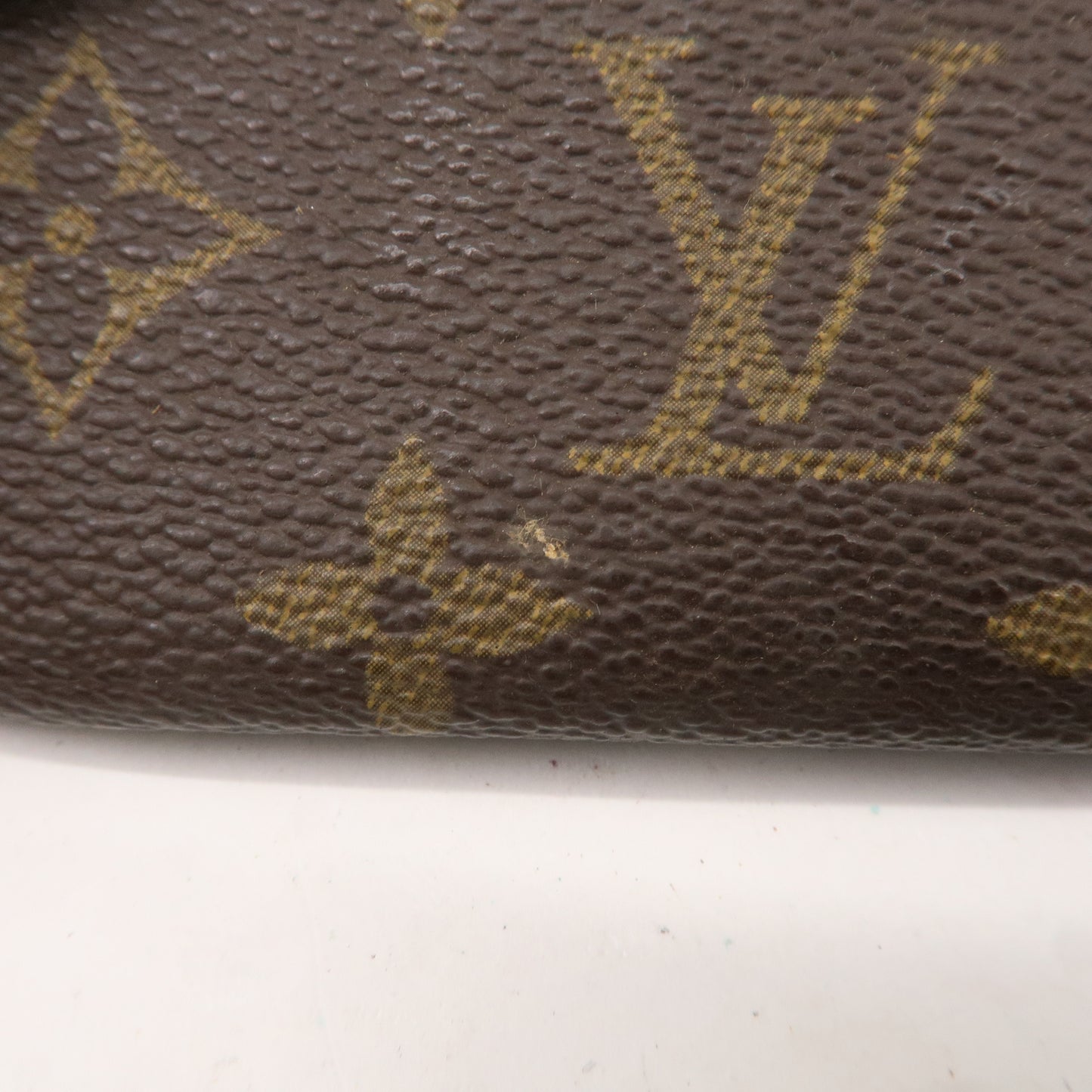 Louis Vuitton Monogram Pochette Cles Coin Case Key Case M62650