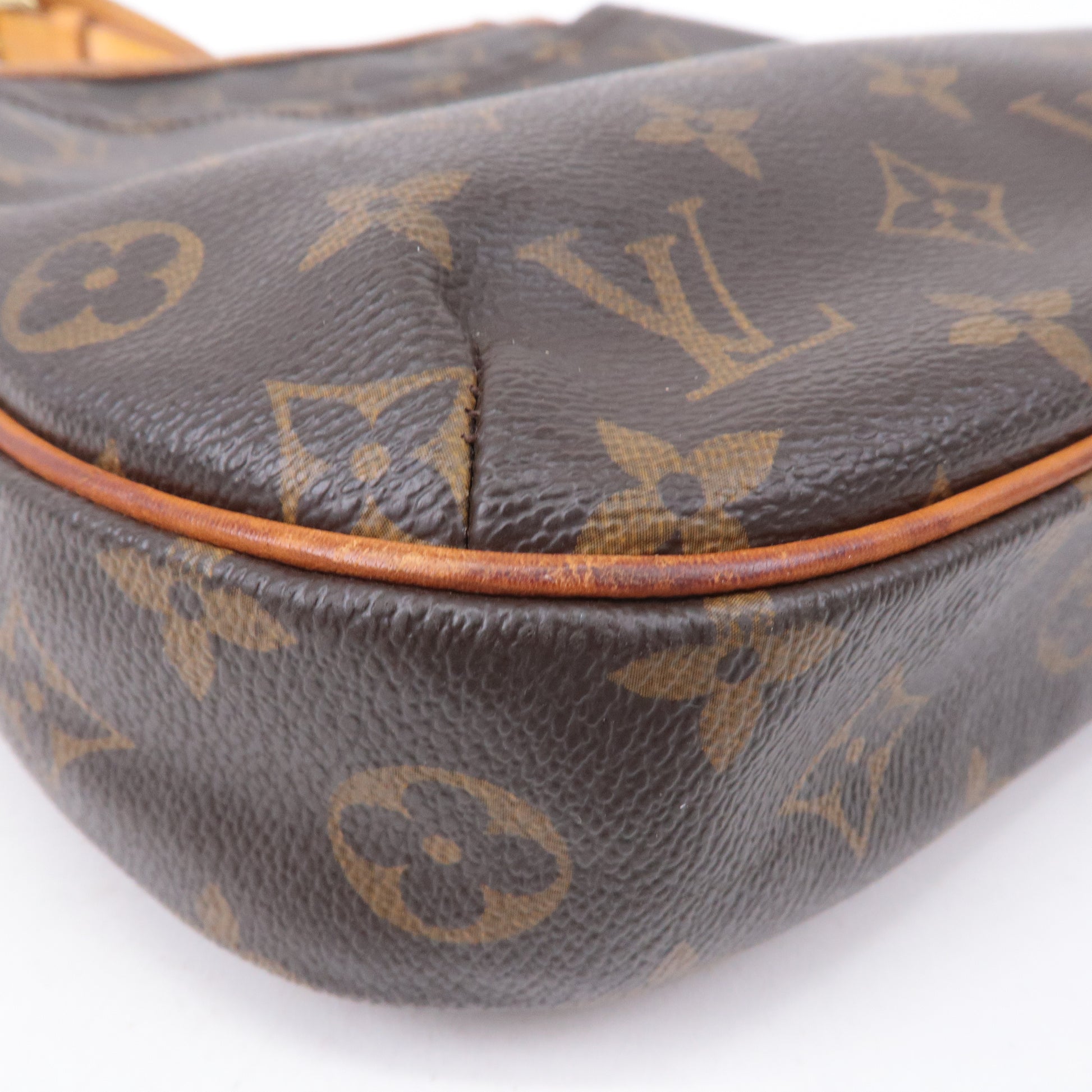 Louis Vuitton Monogram Croissant PM - Brown Shoulder Bags
