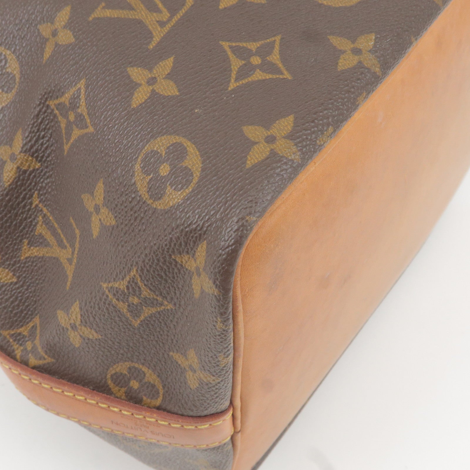 Louis Vuitton Shoulder Bag 22% off retail  Louis vuitton, Vuitton, Louis  vuitton shoulder bag
