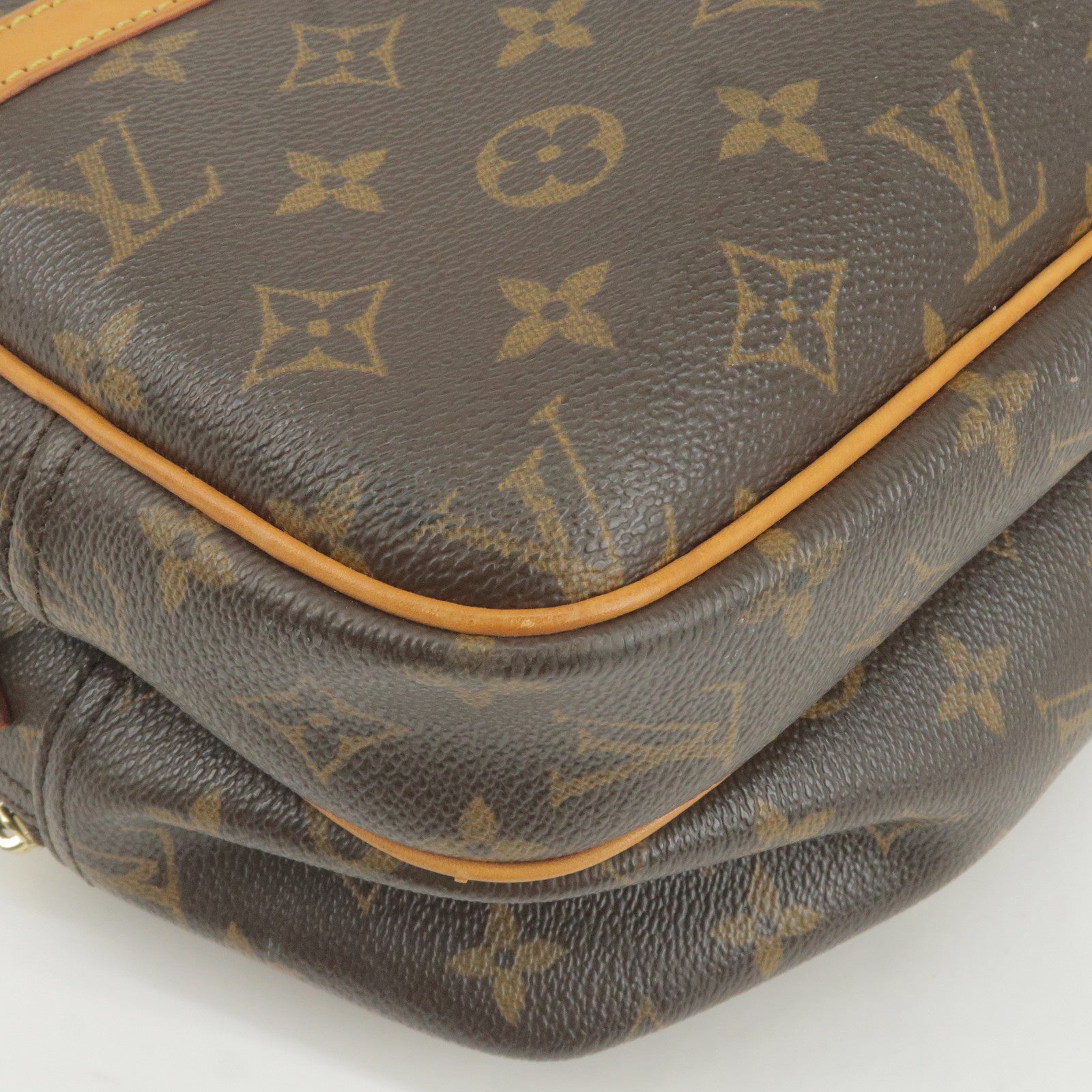 Louis Vuitton Monogram Canvas Reporter PM Messenger Bag M45254 – OPA Vintage