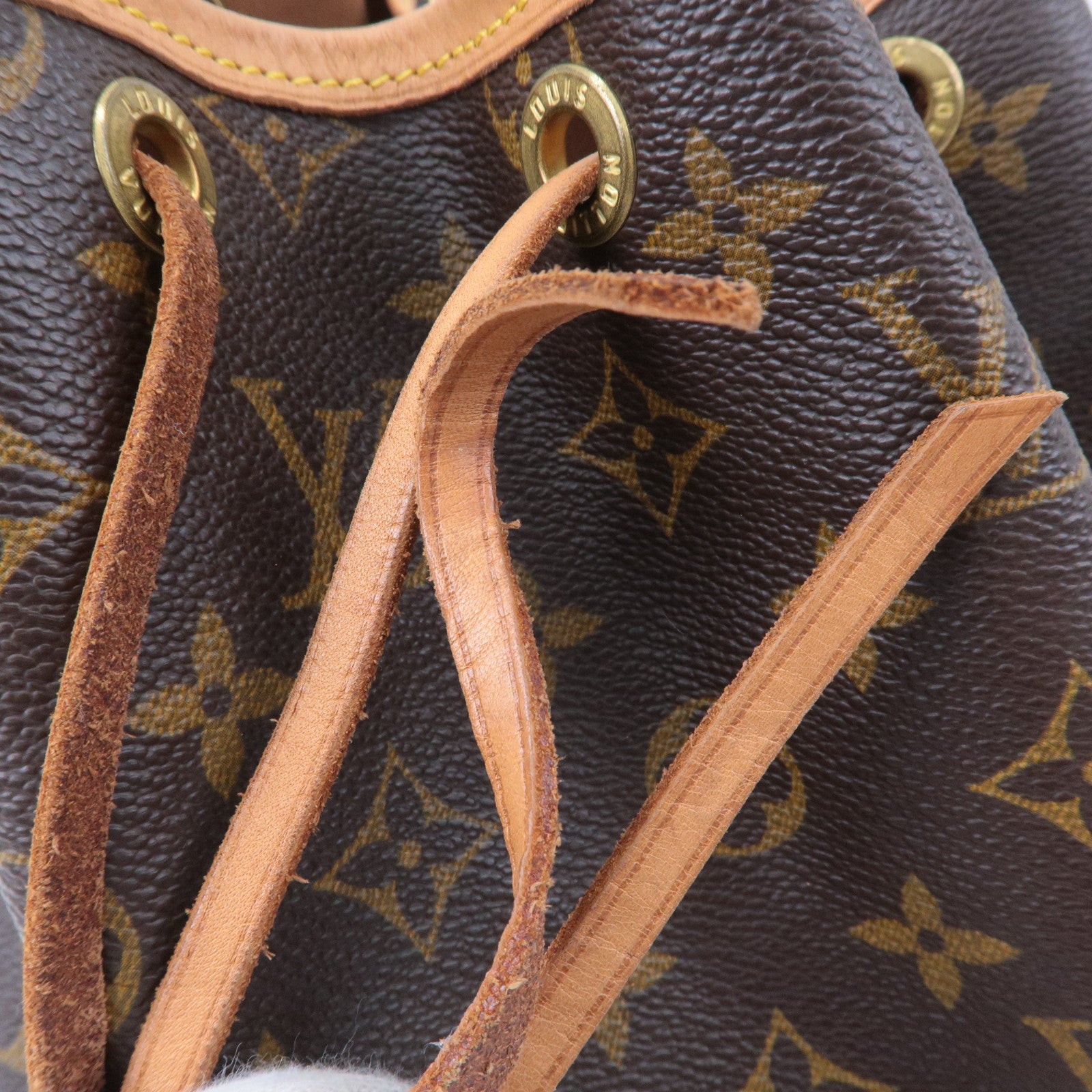Louis - Bag - Vuitton - Monogram - Bag - Shoulder - Noe - M42224 – dct -  Hand - ep_vintage luxury Store - Kendall Jenner is back with her favorite  faux Louis Vuitton - Brown