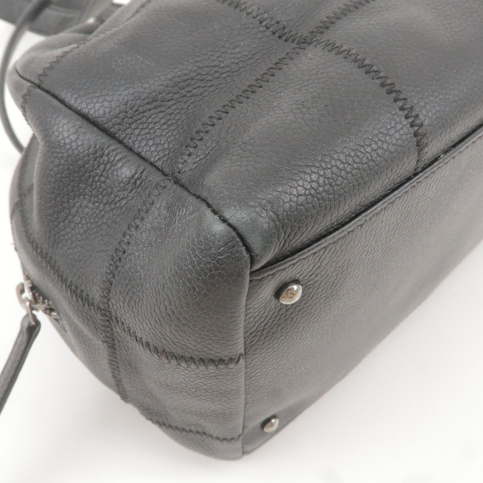 CHANEL vintage bag Black Leather ref.55042 - Joli Closet