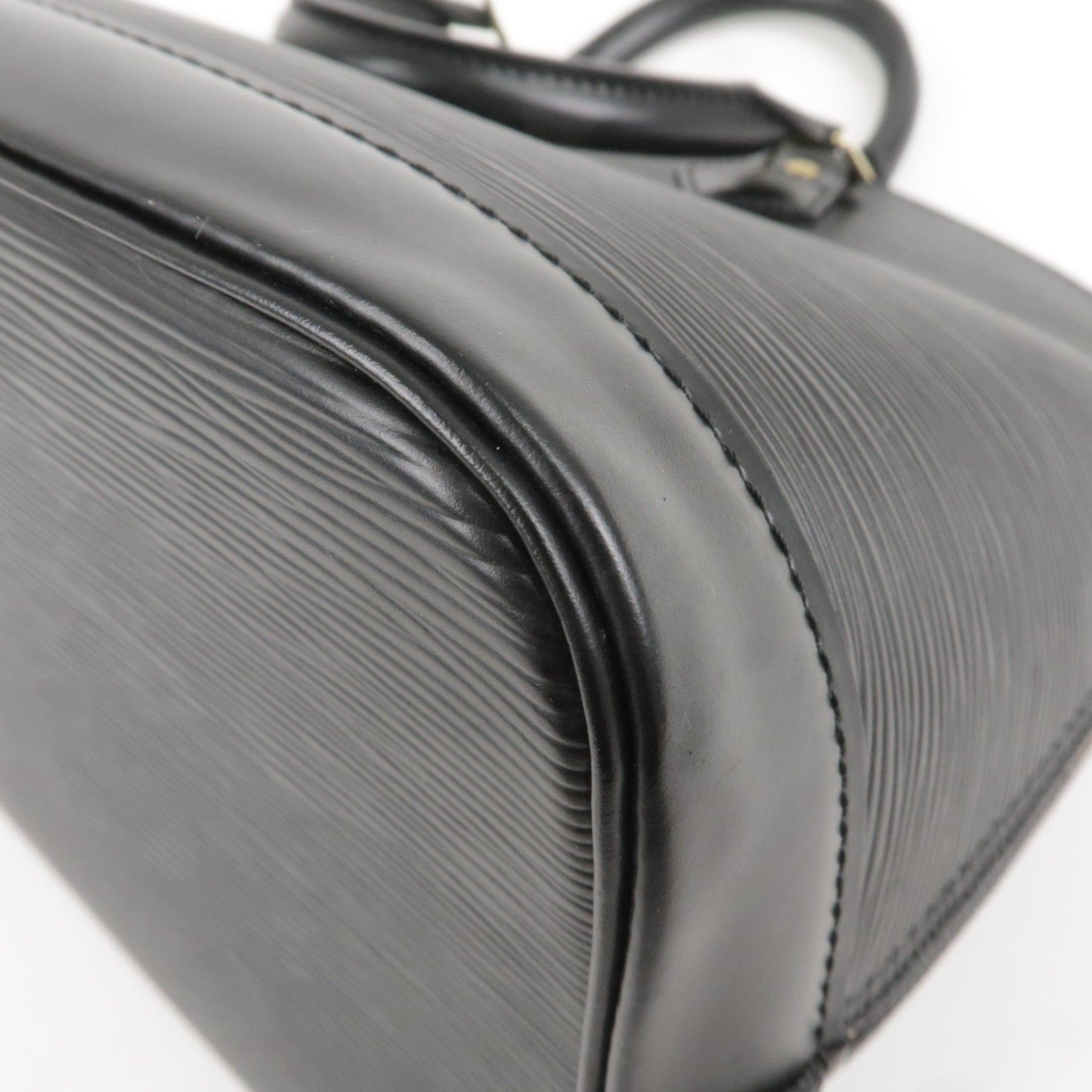 A Vintage Louis Vuitton Shoulder Leather Bag Mi0040