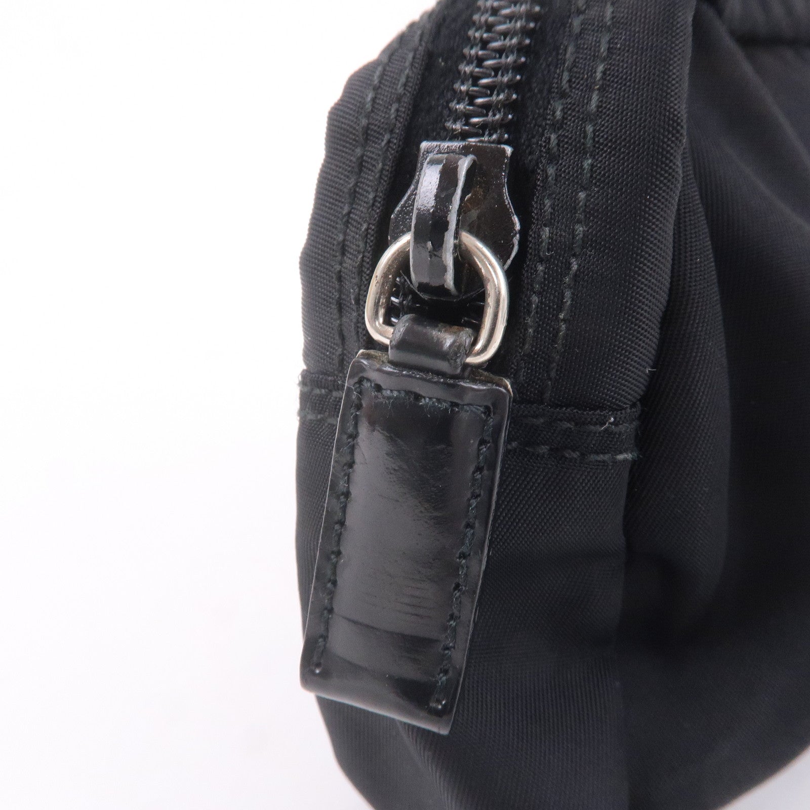 Prada Pochette Black Synthetic ref.108448 - Joli Closet