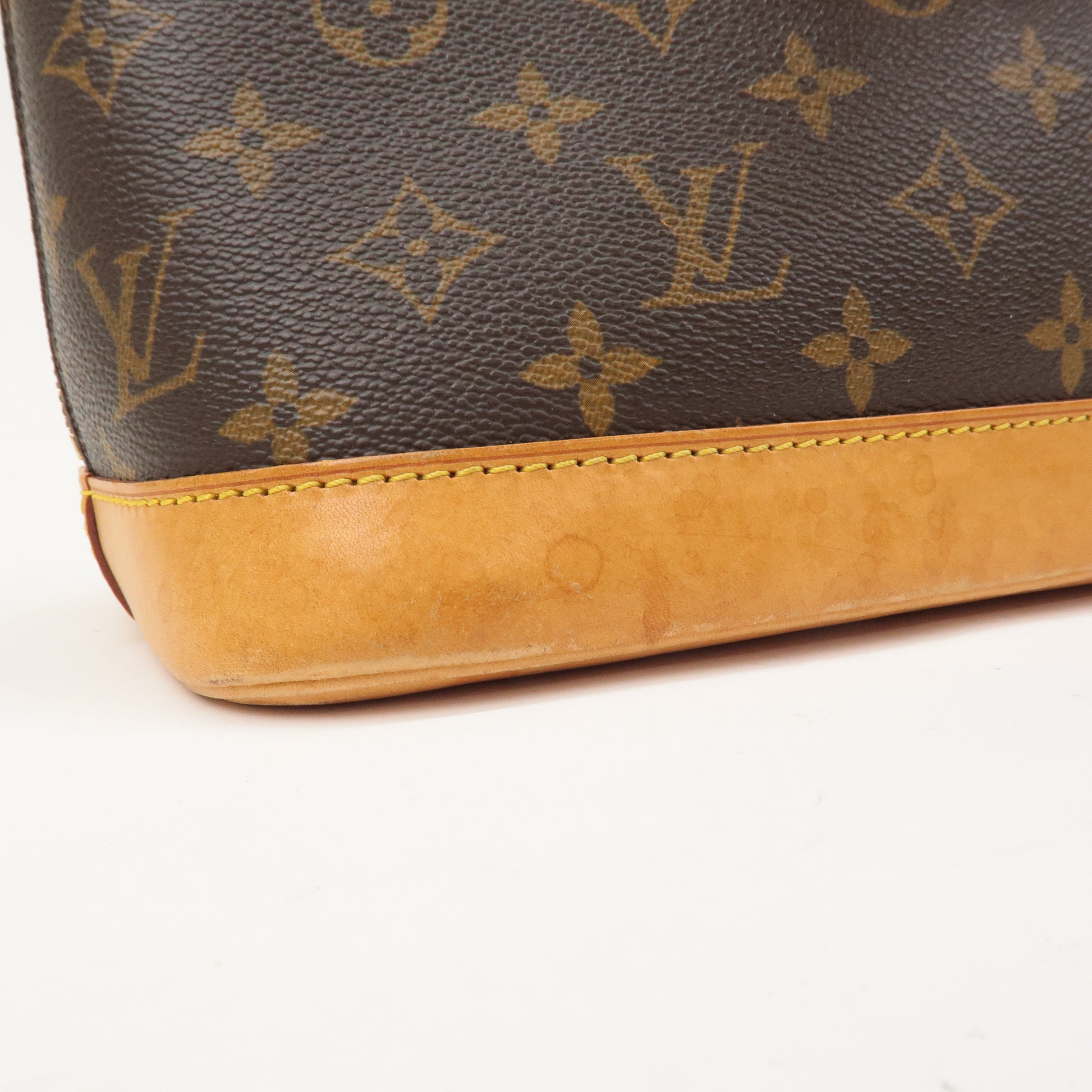 Leather handbag Louis Vuitton Brown in Leather - 30553118