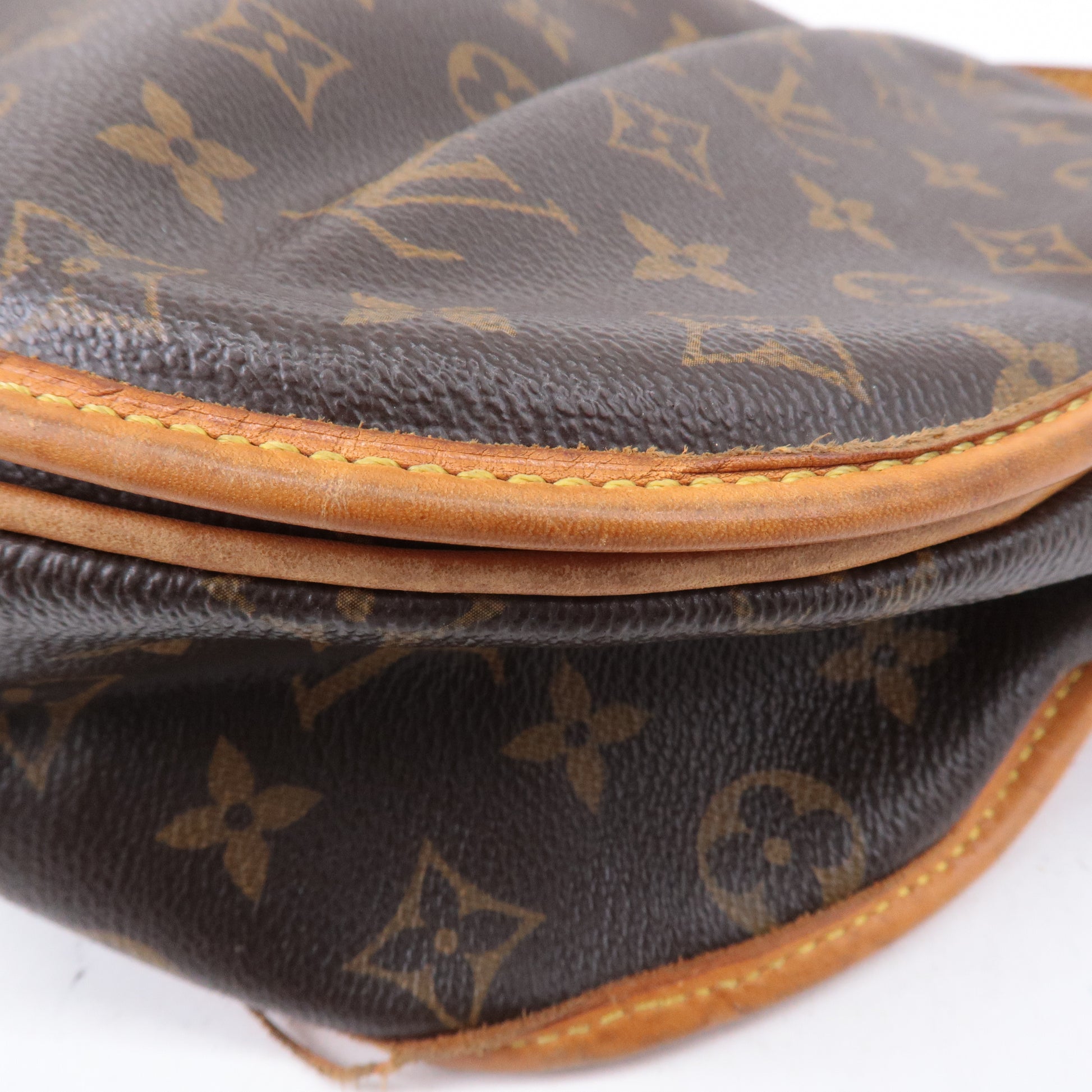 Louis-Vuitton-Monogram-Menilmontant-MM-Shoulder-Bag-M40473 – dct