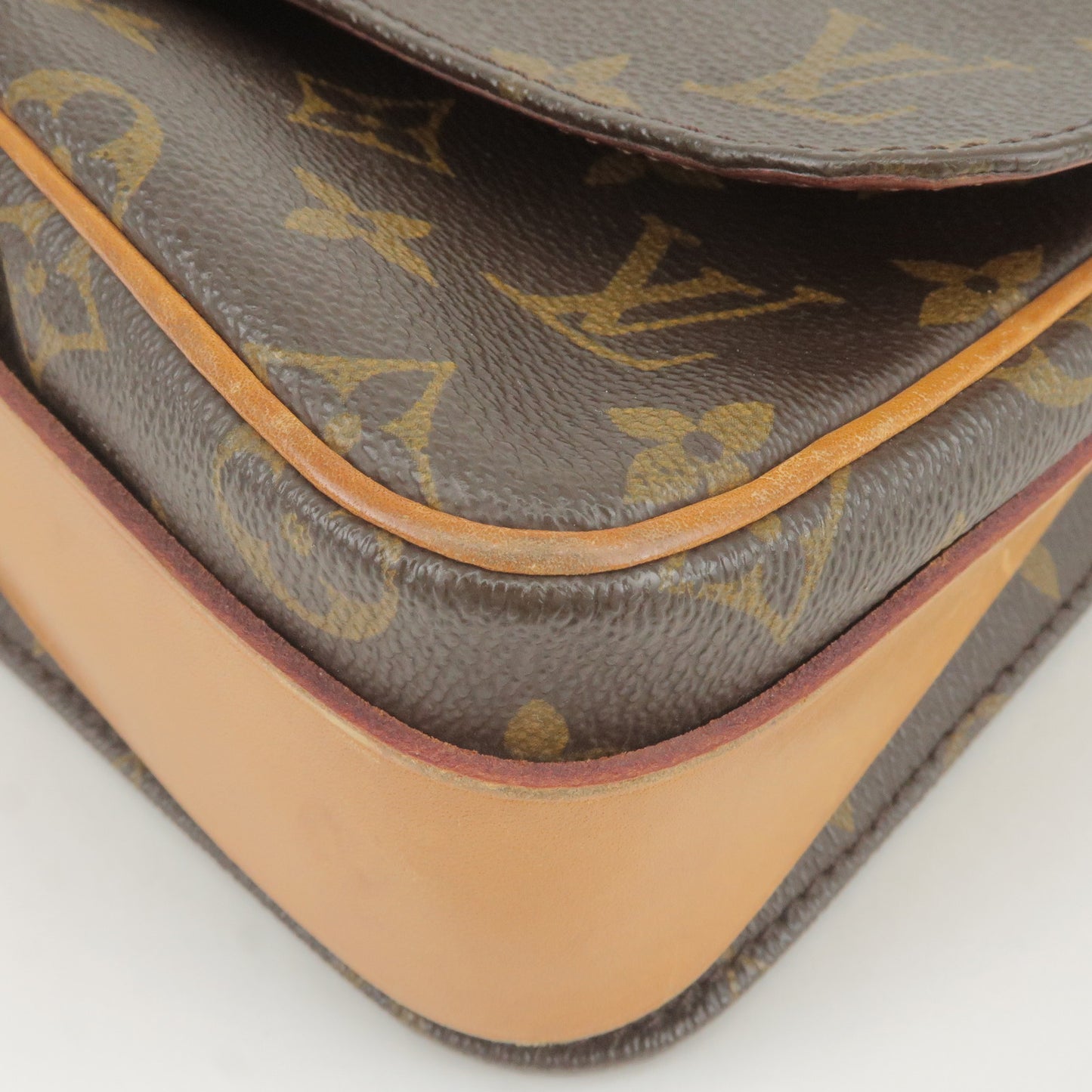 Louis Vuitton Monogram Cartouchiere MM Shoulder Bag M51253