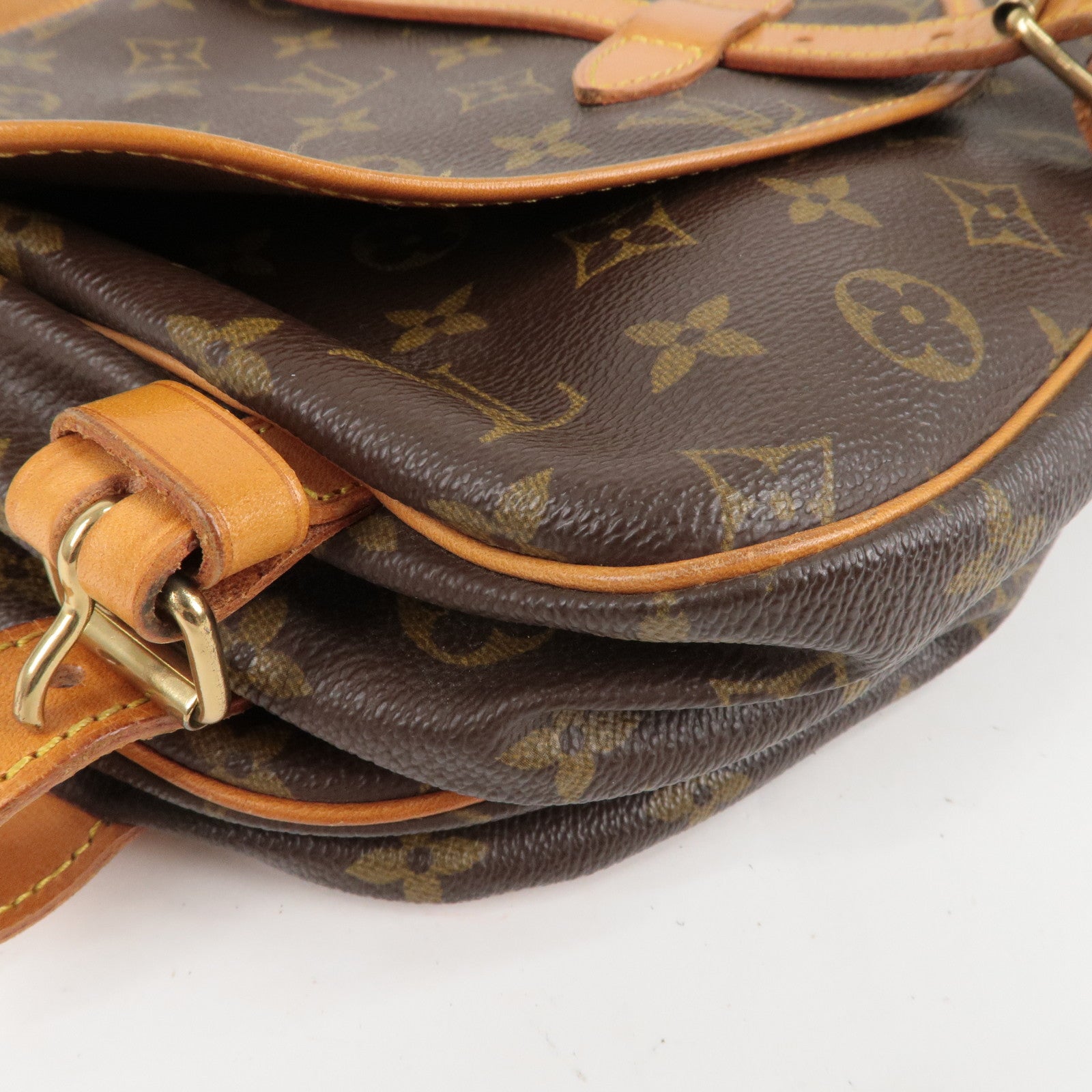 Louis Vuitton Monogram Saumur 30 - Brown Shoulder Bags, Handbags