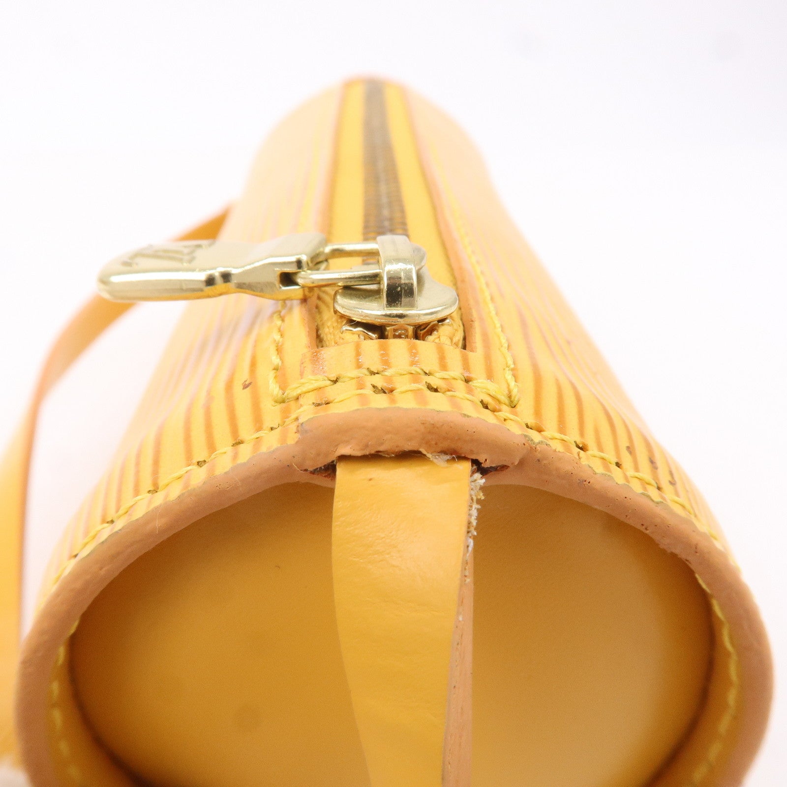 Louis-Vuitton-Epi-Pouch-For-Soufflot-Hand-Bag-Tasili-Yellow – dct