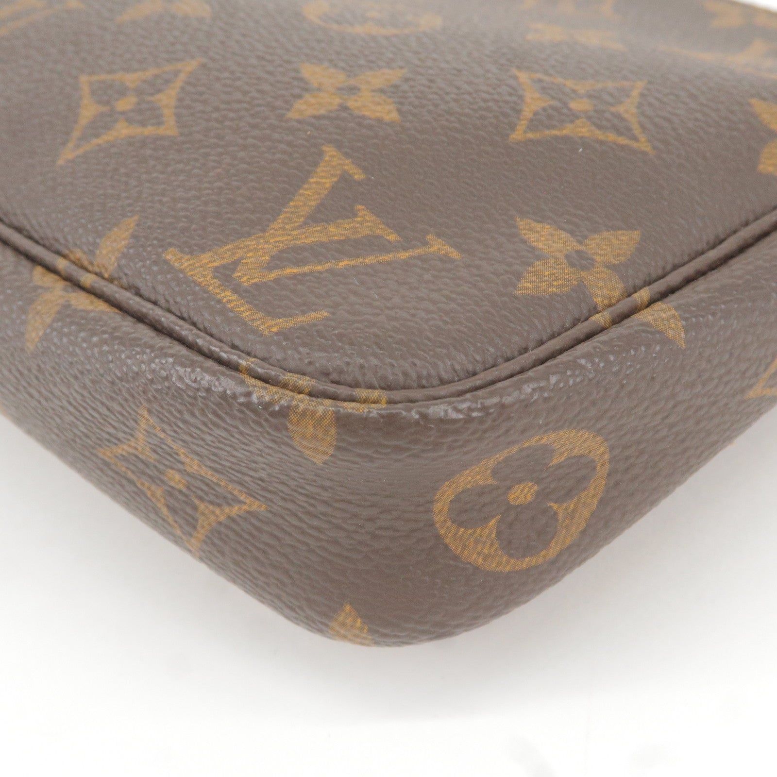 Accessoires - M51980 – Louis Vuitton s Game On collection - Monogram -  Vuitton - Bag - Pochette - Hand - beyonce virgil abloh jeff koons louis  vuitton custom bag - Louis
