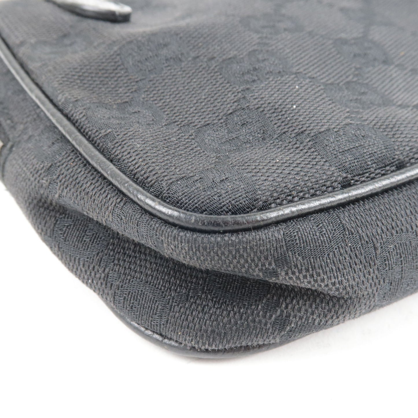 GUCCI GG Canvas Leather Shoulder Bag Pouch Black 120975