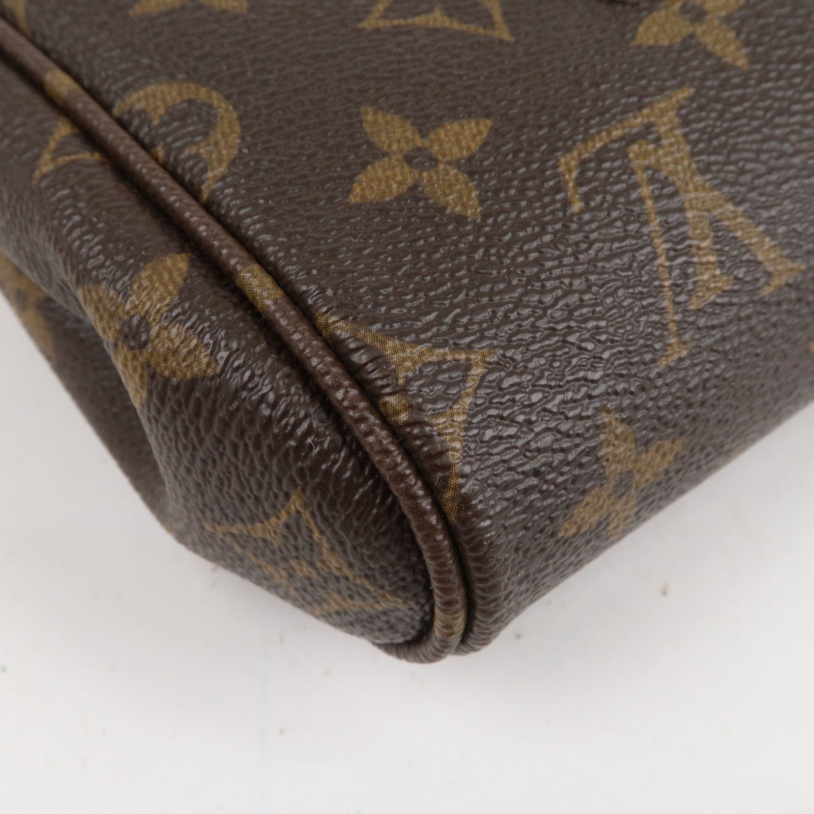 ep_vintage luxury Store - Monogram - who was the man in