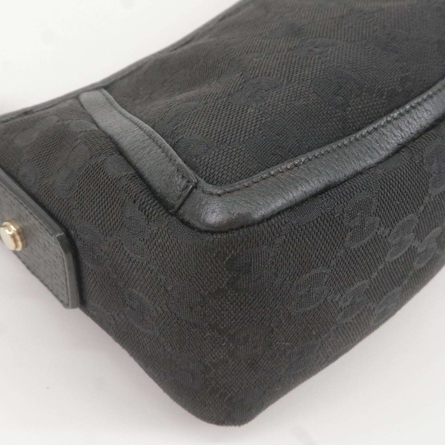 GUCCI Abbey GG Canvas Leather Pouch Bag Purse Black 130939