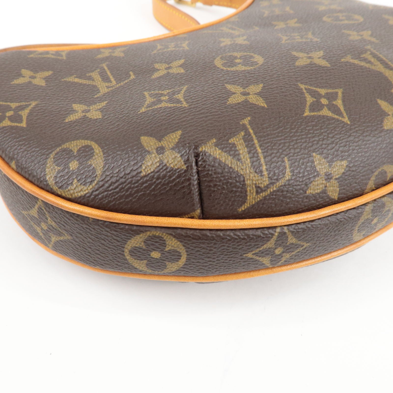 Pre-owned Louis Vuitton 2003 Monogram Pochette Croissant Handbag
