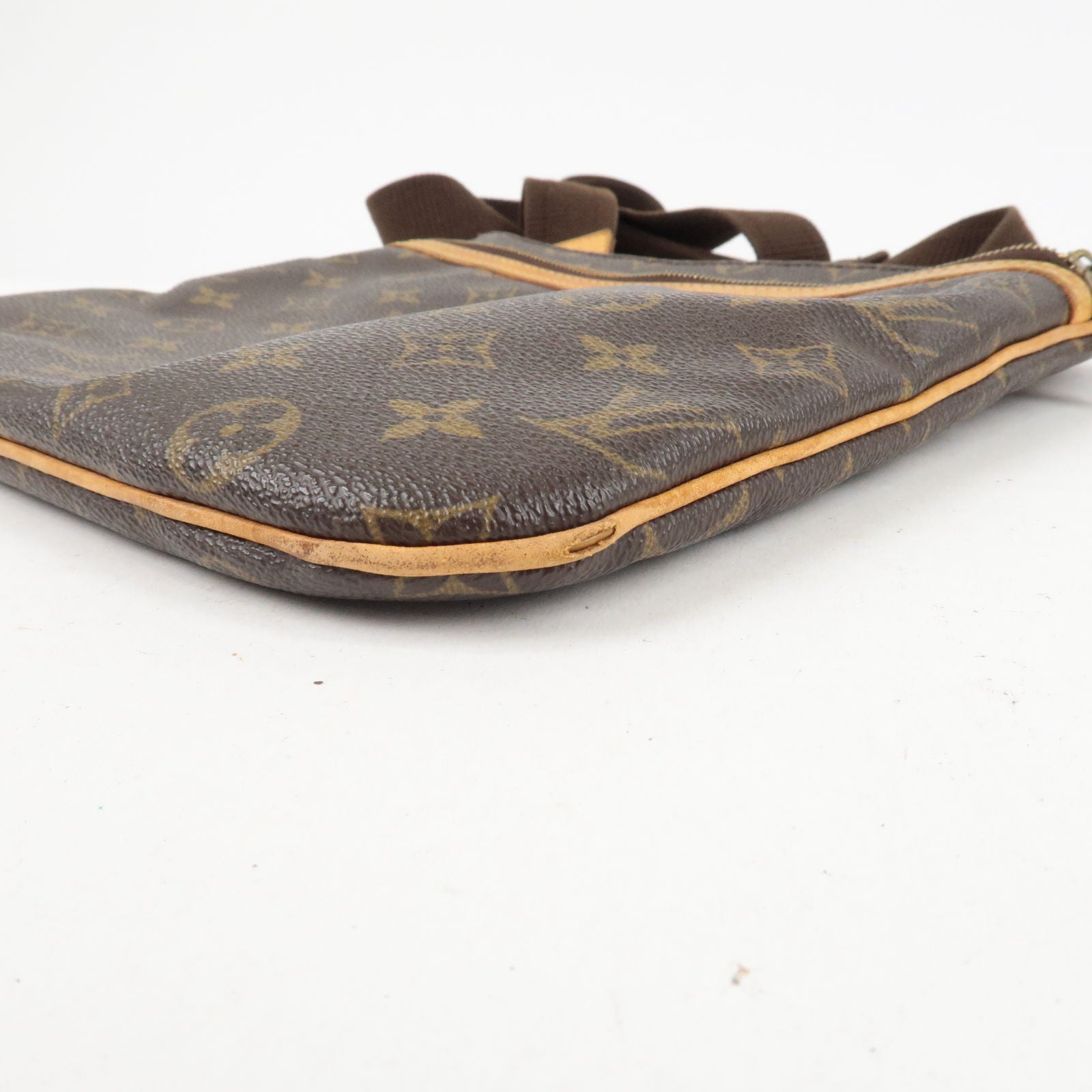 LOUIS VUITTON shoulder bag POCHETTE BOSPHORE, collection: 2005. —  Collectibles, Discover unique and rare auction treasures