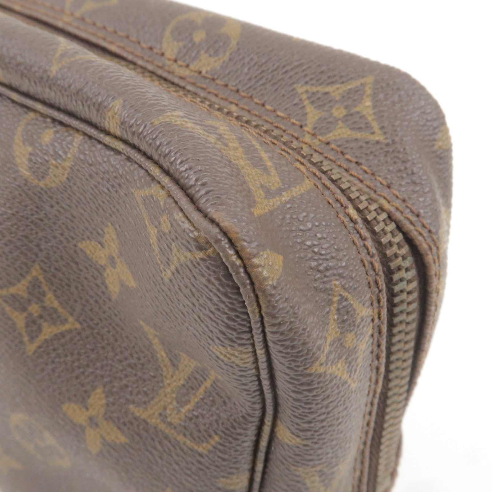 Louis-Vuitton-Monogram-Trousse-Toilette-28-Pouch-M47522 – dct