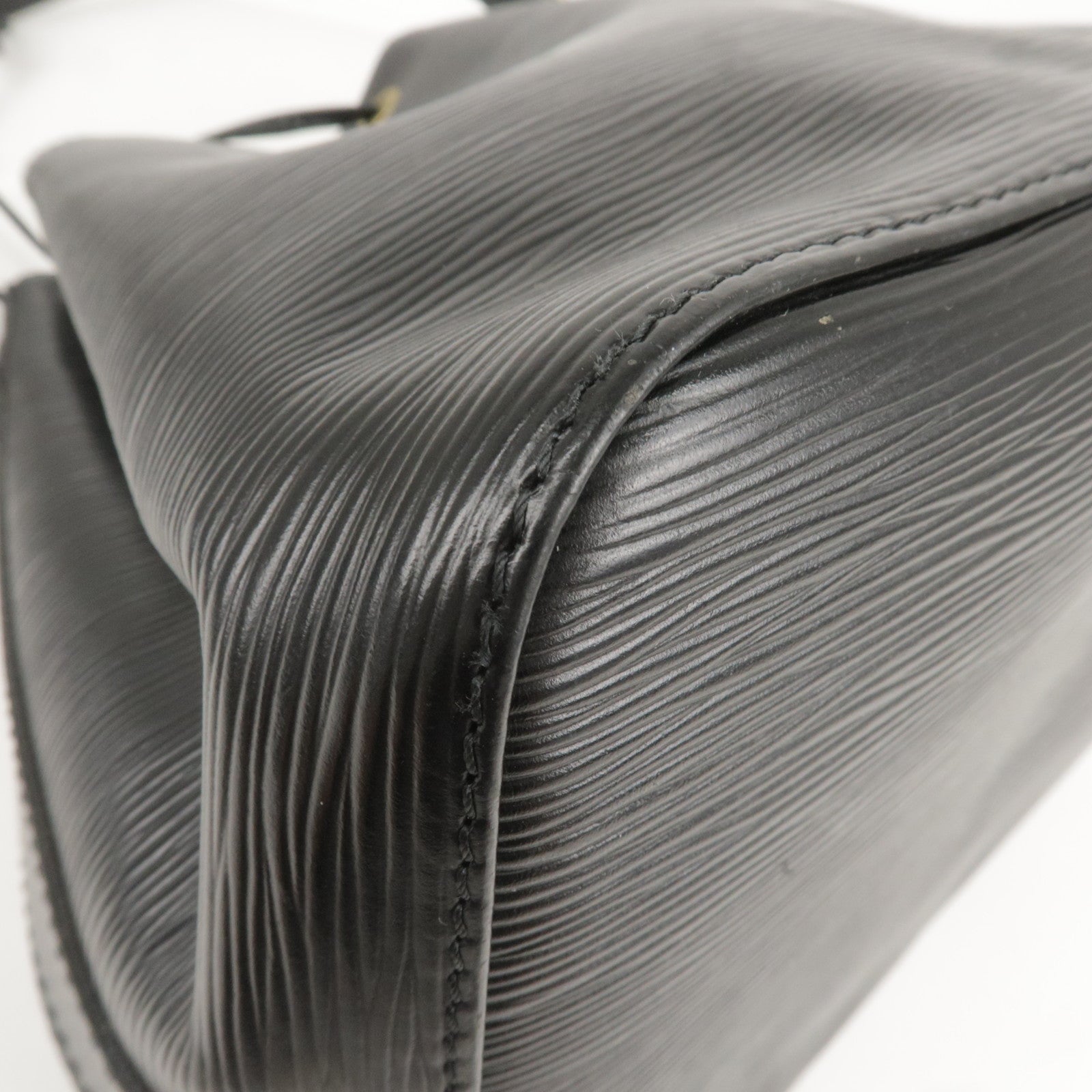 LOUIS VUITTON Shoulder Bag M59012 Petit Noe Epi Leather Black